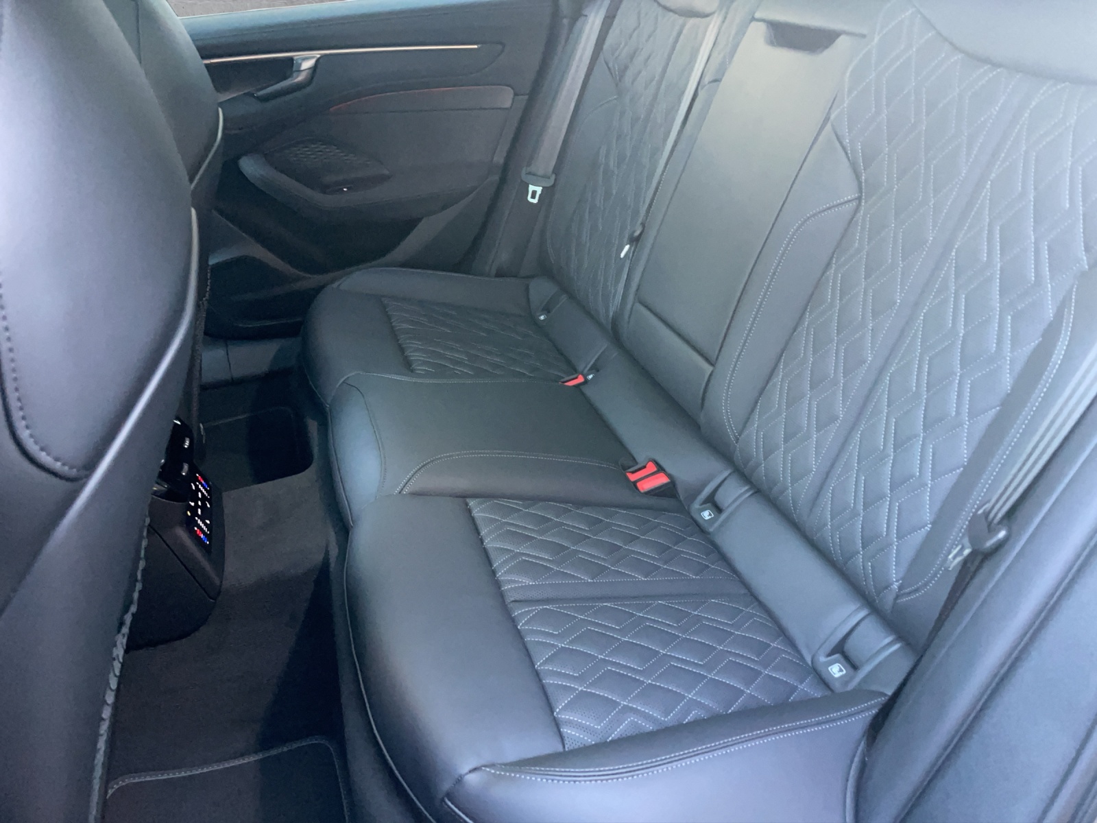 AUDI A6 allroad TDI quattro 220 kW S tronic-image-13