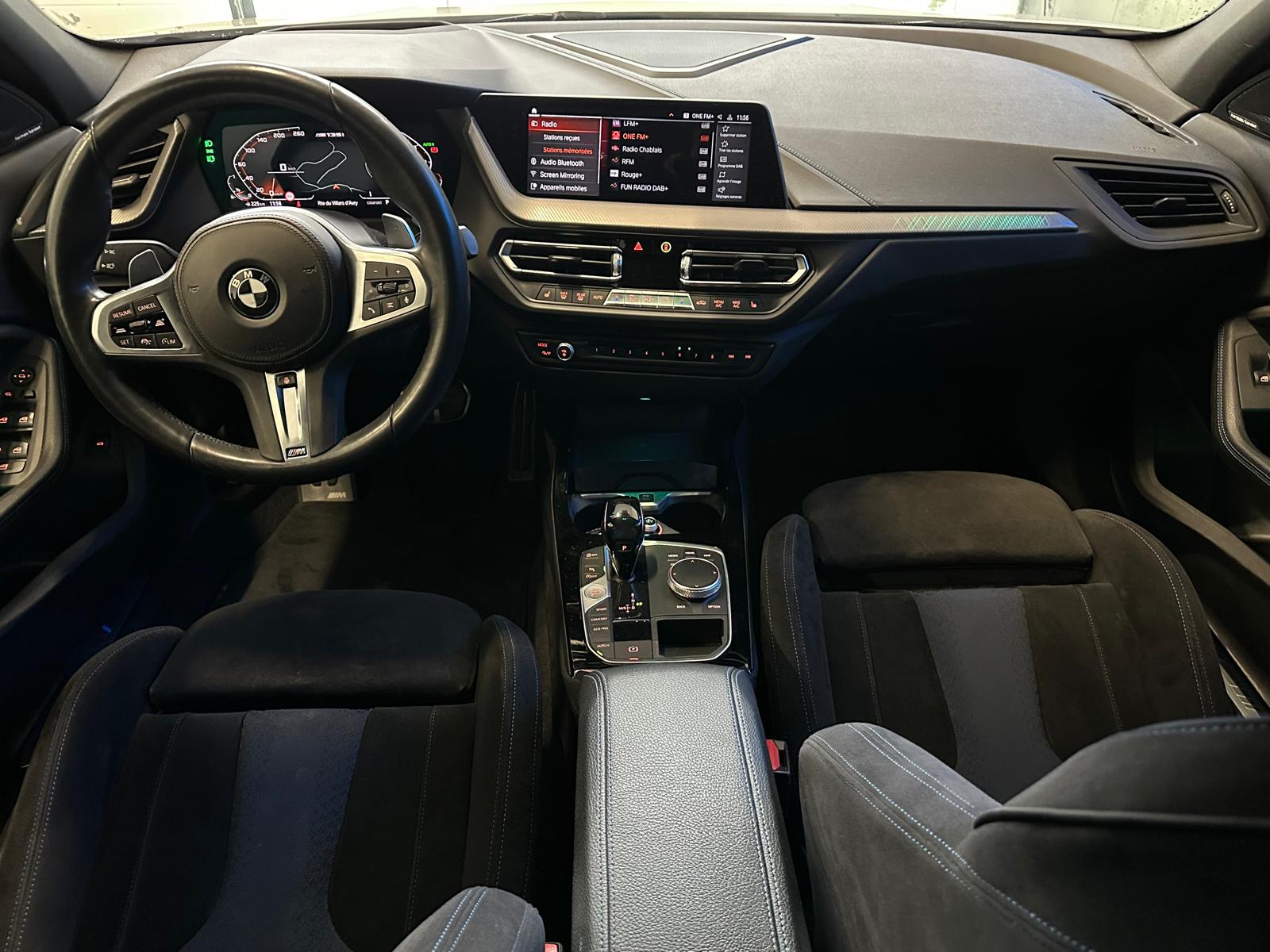 BMW M135i xDrive Steptronic-image-13