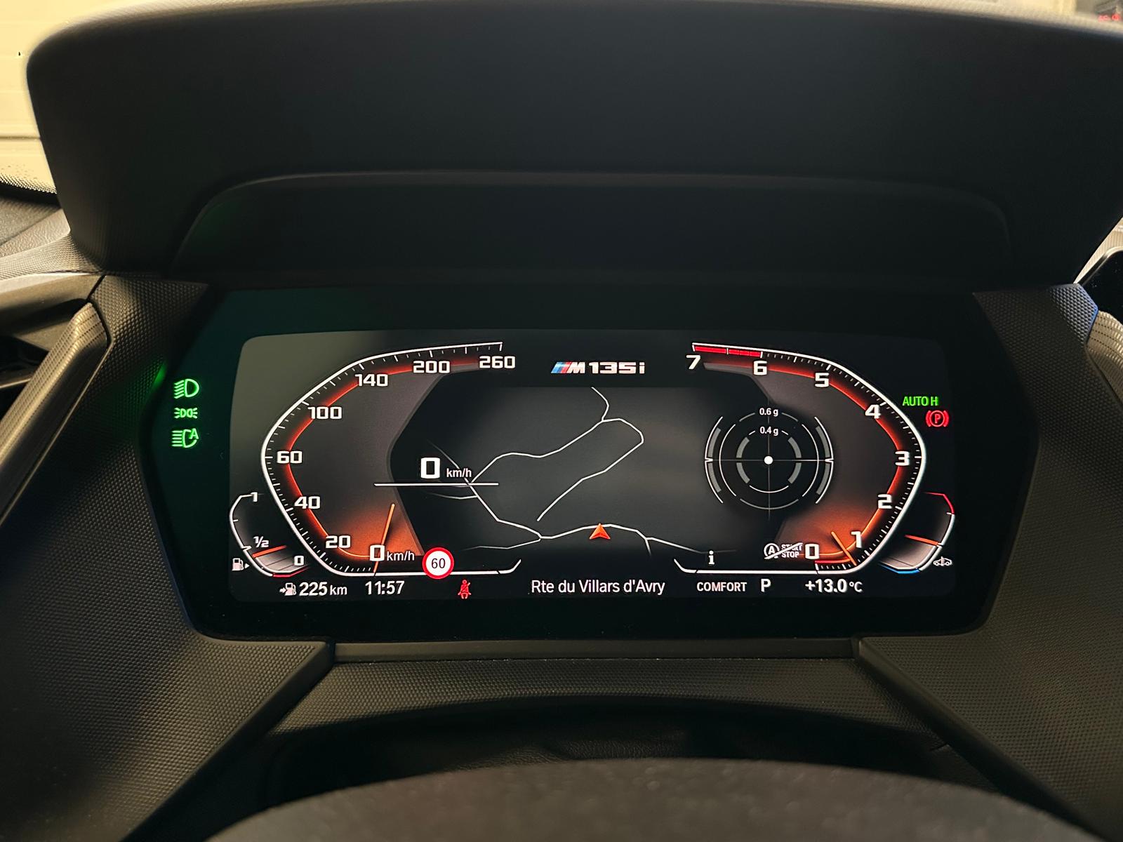 BMW M135i xDrive Steptronic-image-19