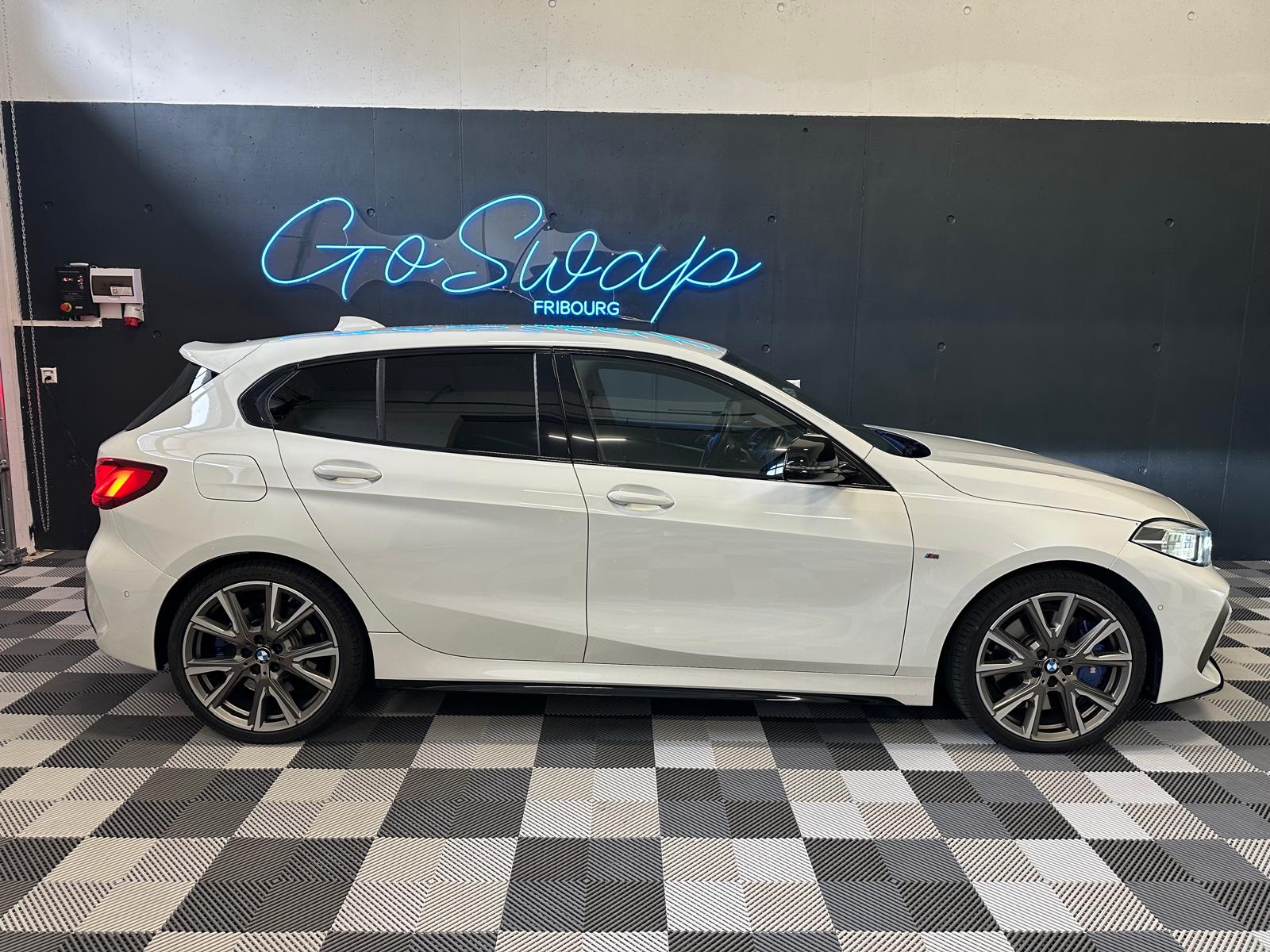 BMW M135i xDrive Steptronic-image-5