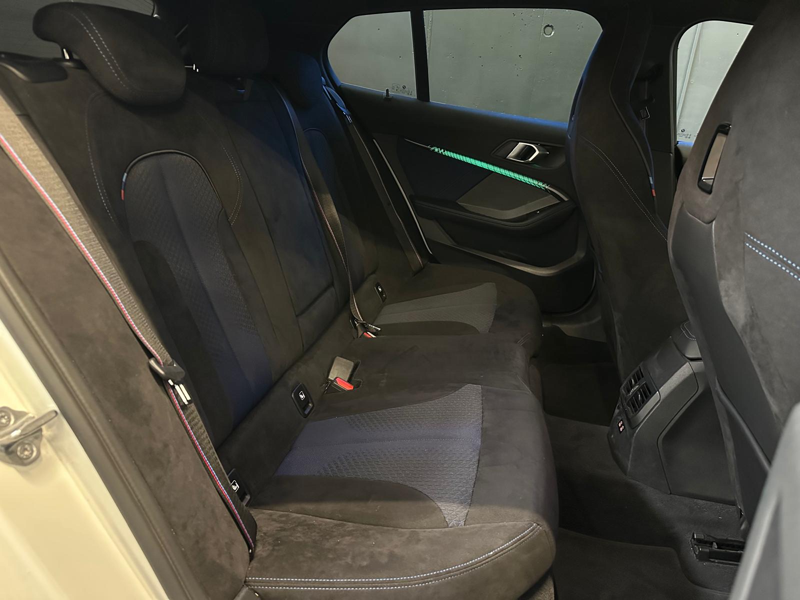 BMW M135i xDrive Steptronic-image-12