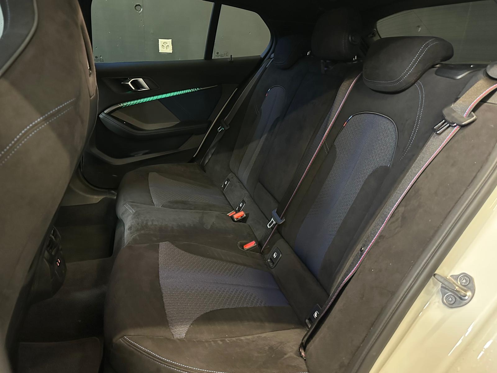 BMW M135i xDrive Steptronic-image-10