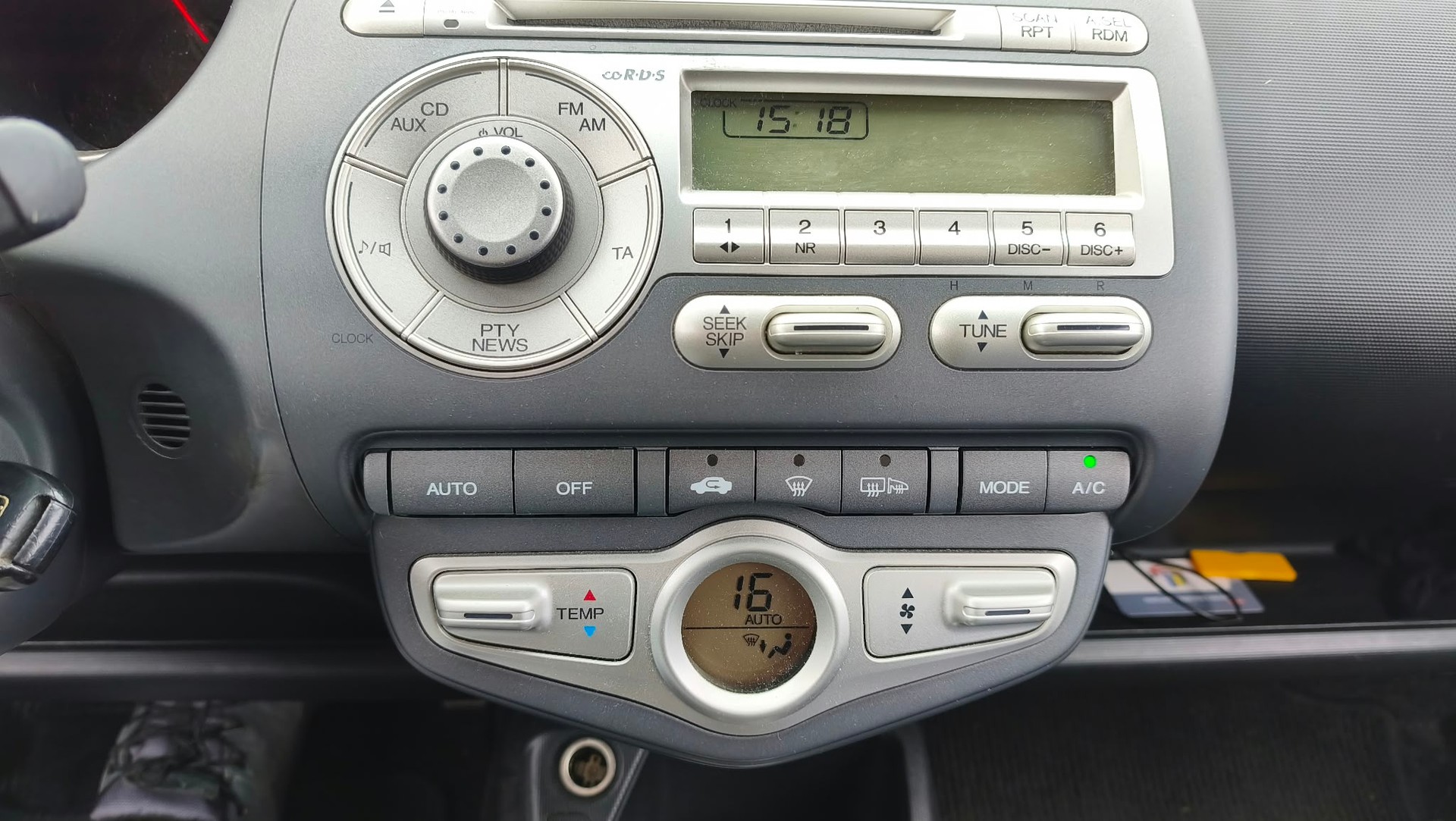 HONDA Jazz 1.4i ES-image-9