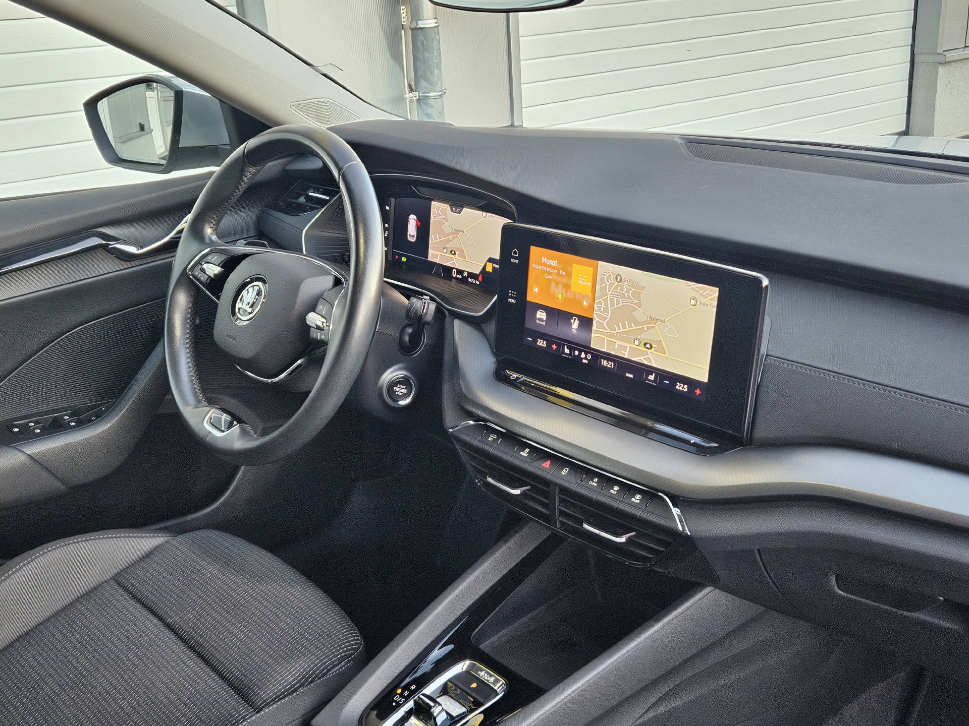 SKODA Octavia Combi 2.0 TDI Ambition 4x4 DSG * Frisch ab MFK * Anhängerkupplung * 8- fach bereift *-image-20