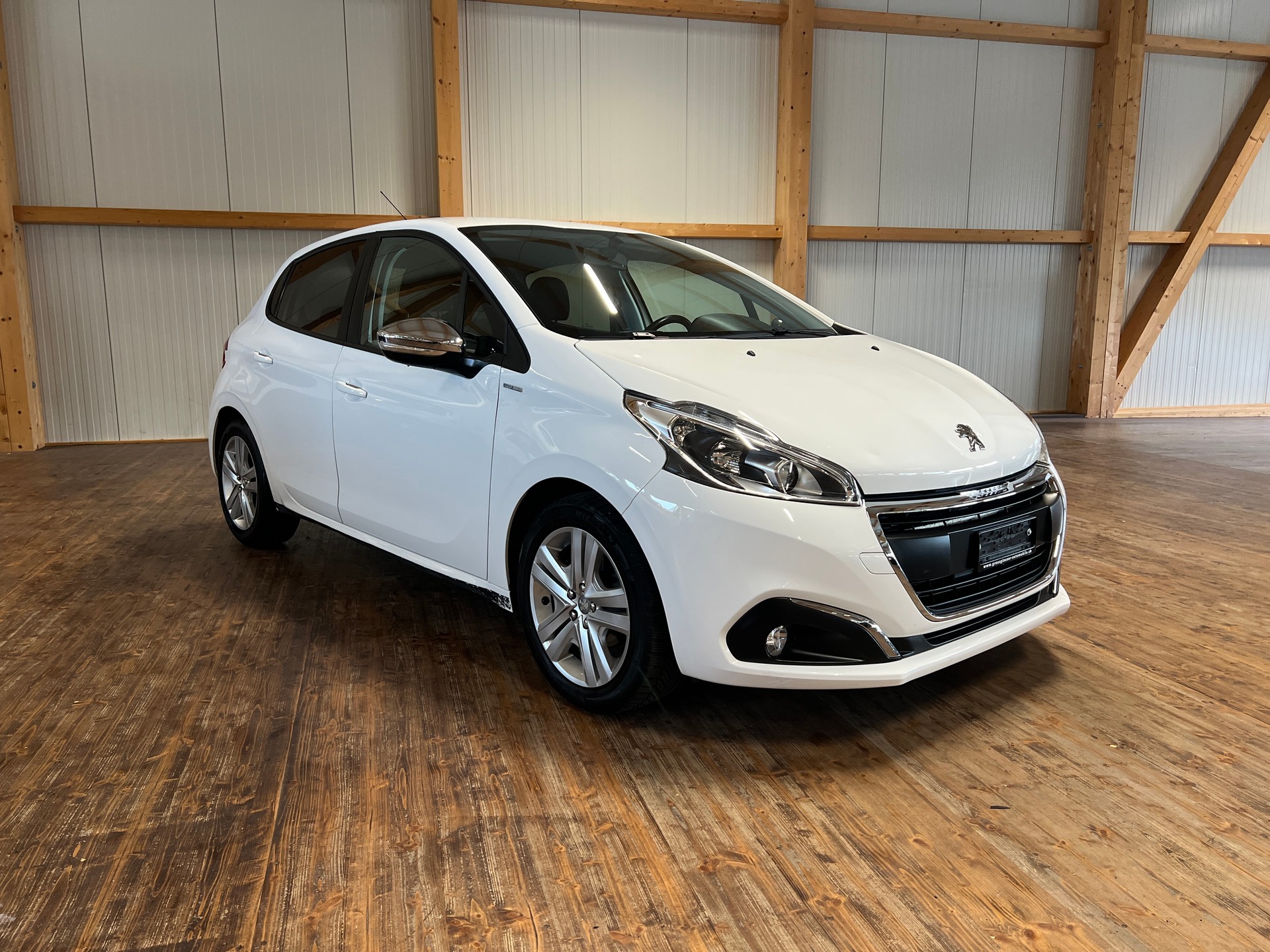 PEUGEOT 208 1.2 PureTech Style-image-2