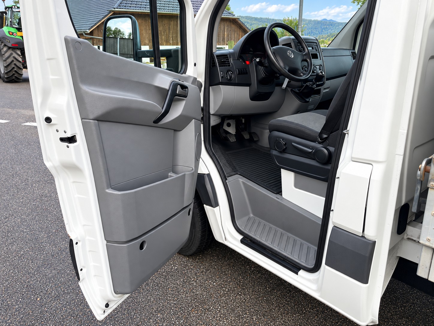 VW Crafter 35 2.0 TDI CR-image-8