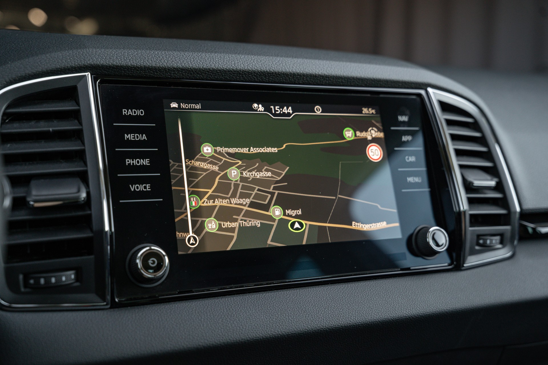 SKODA Karoq 1.5 TSI Selection DSG-image-16