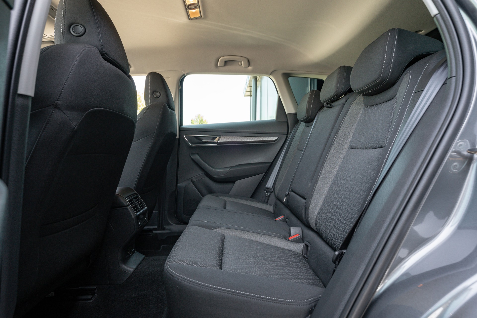 SKODA Karoq 1.5 TSI Selection DSG-image-11