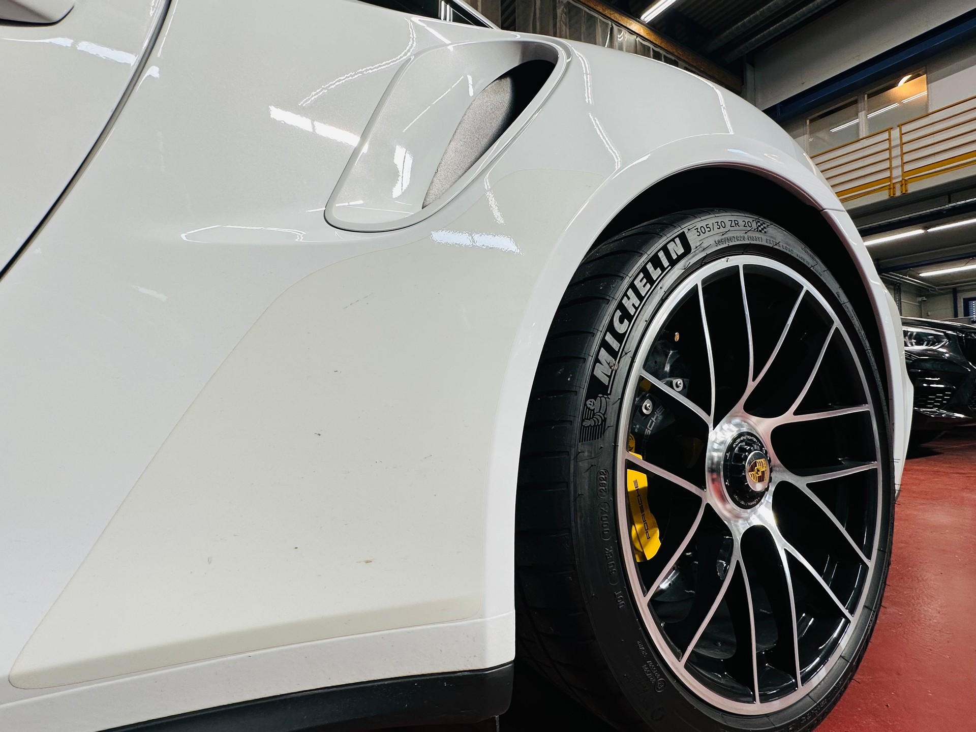 PORSCHE 911 Turbo S 991.2 Facelift PDK (CH Wagen)-image-7