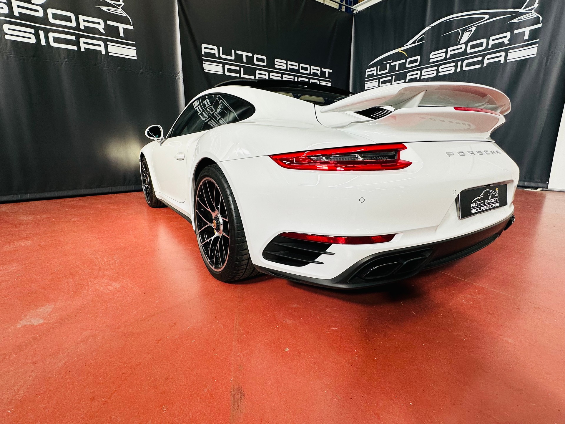 PORSCHE 911 Turbo S 991.2 Facelift PDK (CH Wagen)-image-8