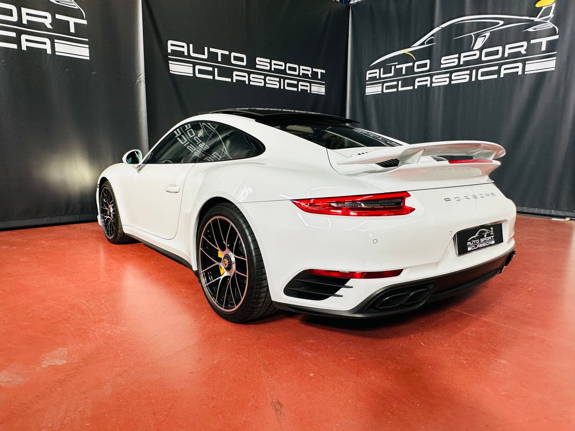 PORSCHE 911 Turbo S 991.2 Facelift PDK (CH Wagen)-image-4