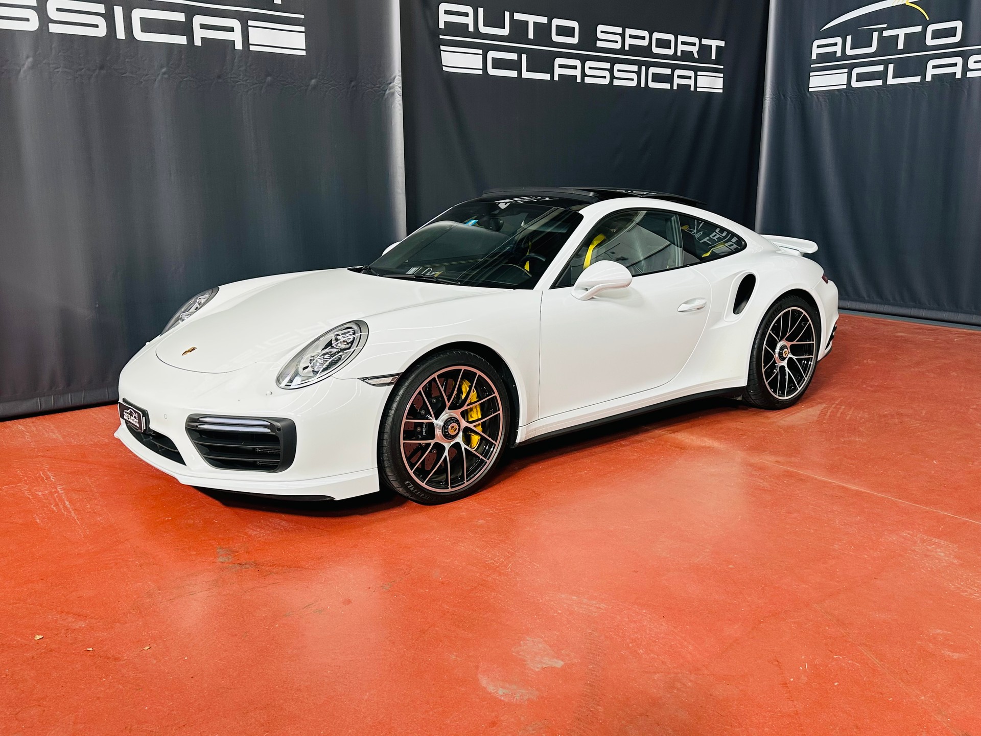 PORSCHE 911 Turbo S 991.2 Facelift PDK (CH Wagen)-image-2