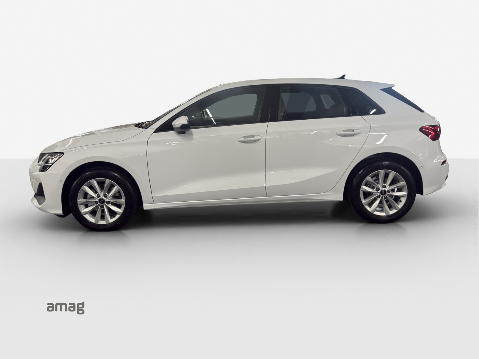 AUDI A3 Sportback TFSI 85 kW Ambition S-tronic-image-1