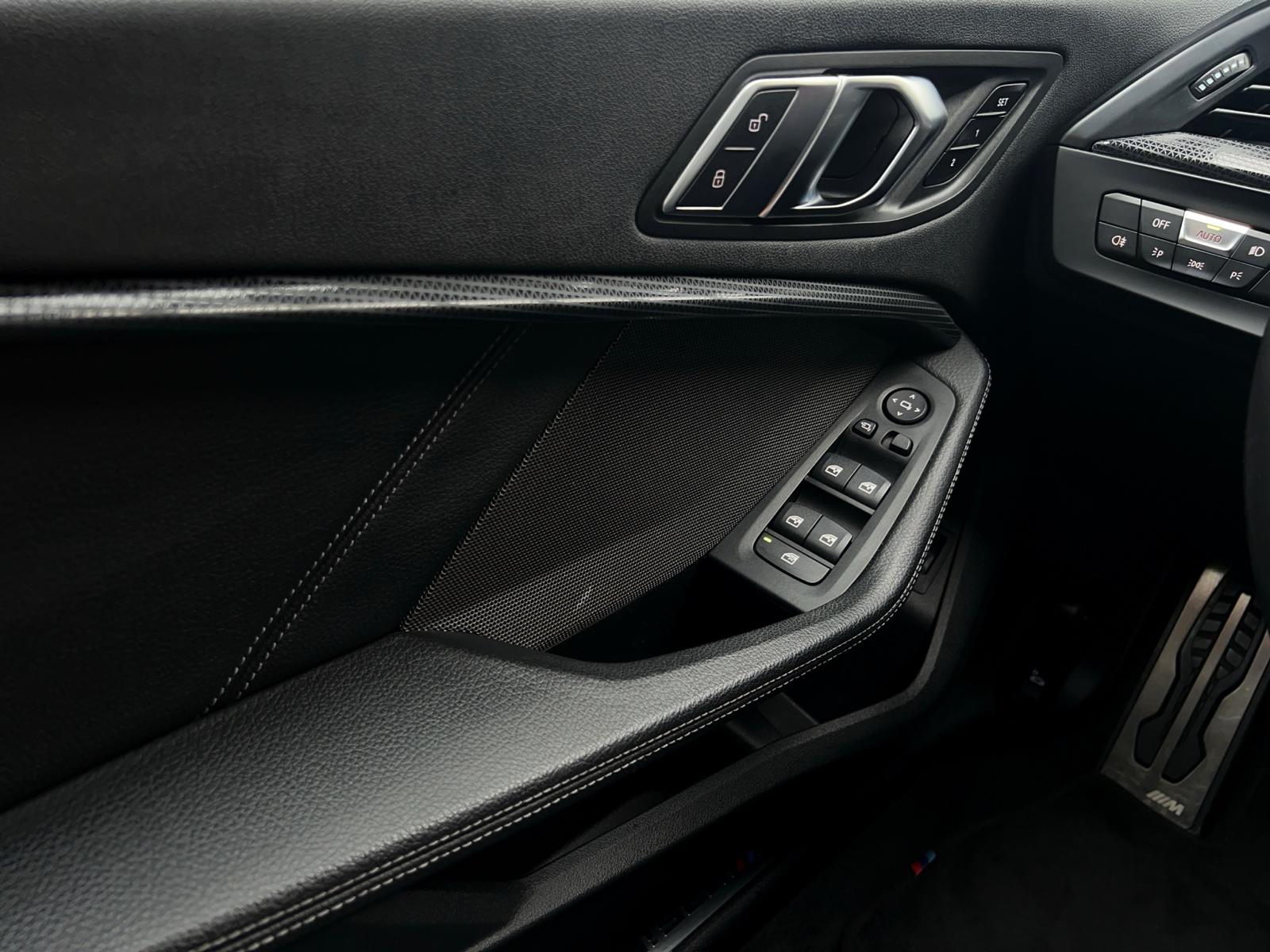 BMW M135i xDrive Steptronic-image-22