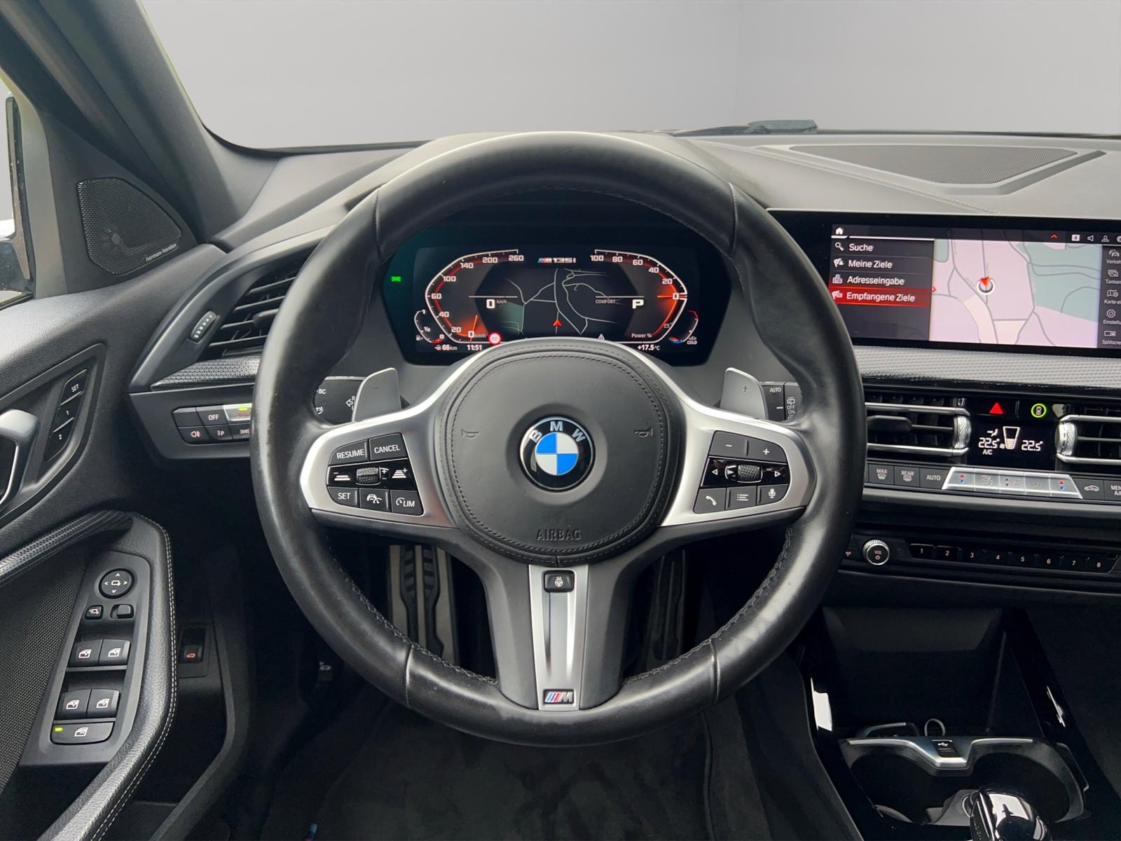 BMW M135i xDrive Steptronic-image-15
