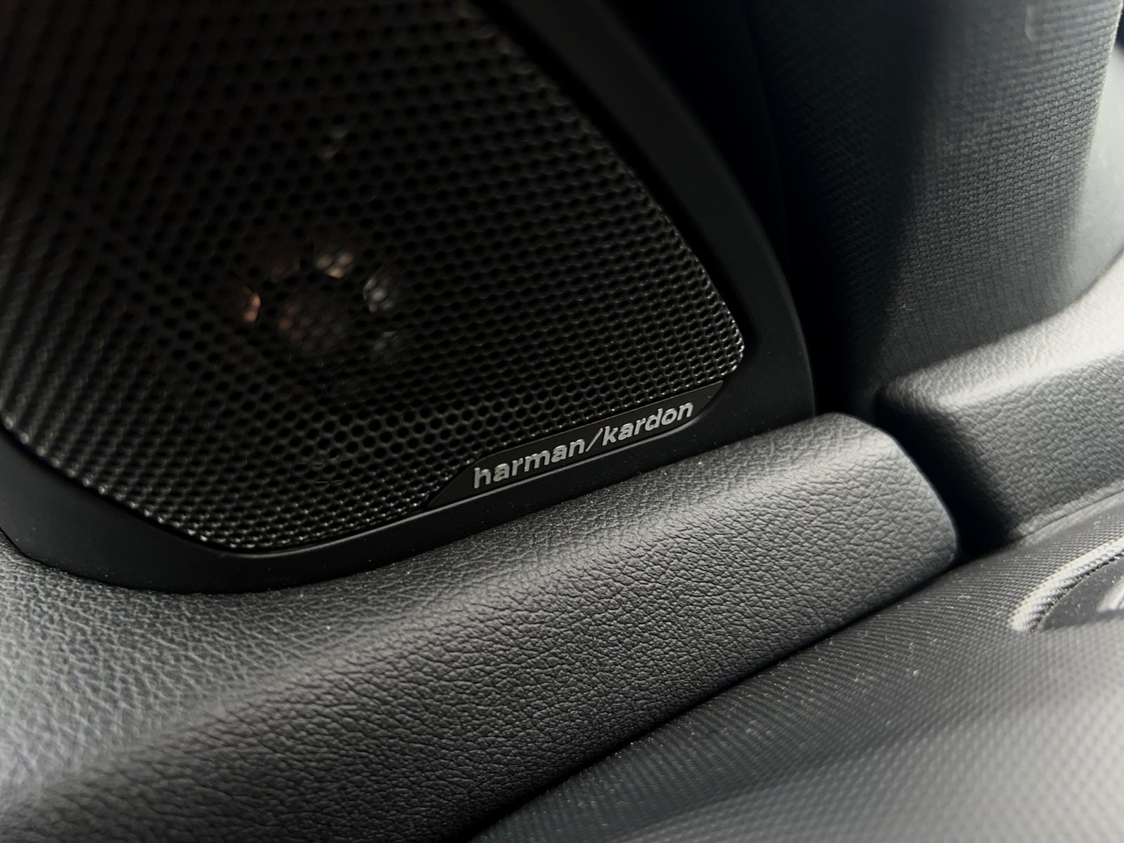BMW M135i xDrive Steptronic-image-23