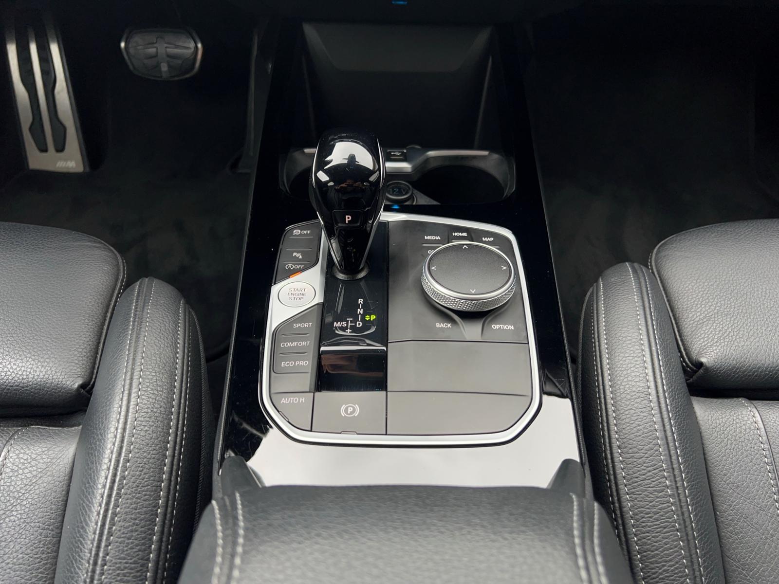 BMW M135i xDrive Steptronic-image-20