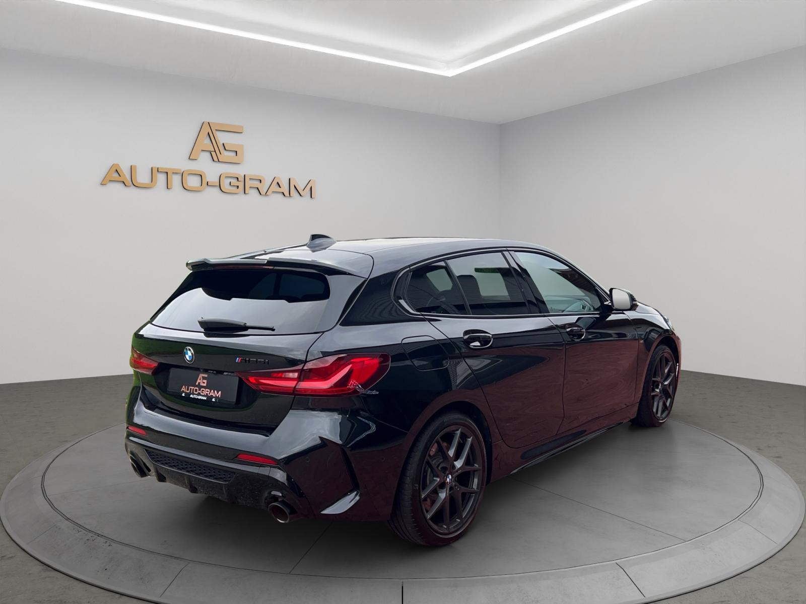 BMW M135i xDrive Steptronic-image-4