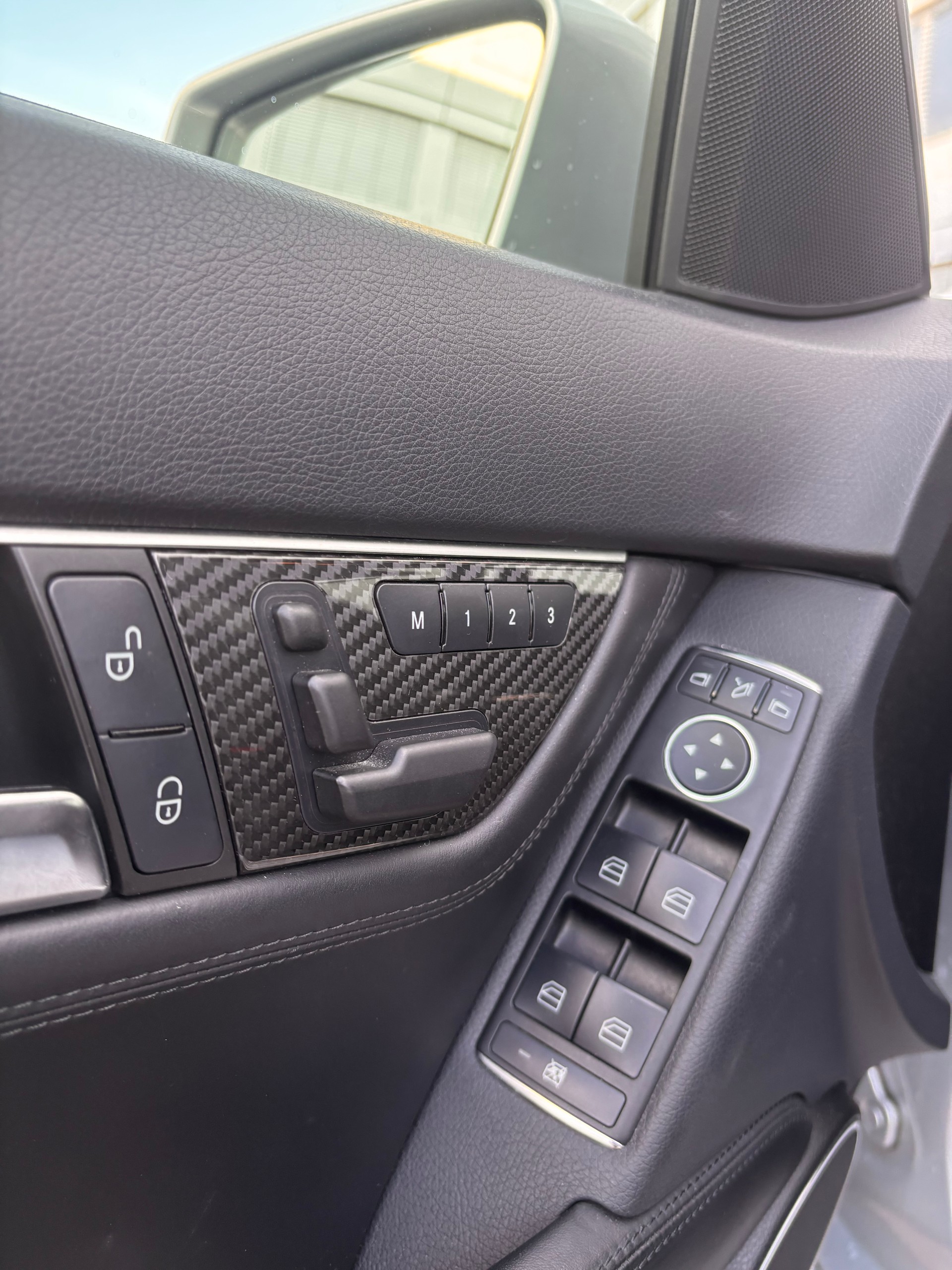 MERCEDES-BENZ C 63 V8 AMG-image-5