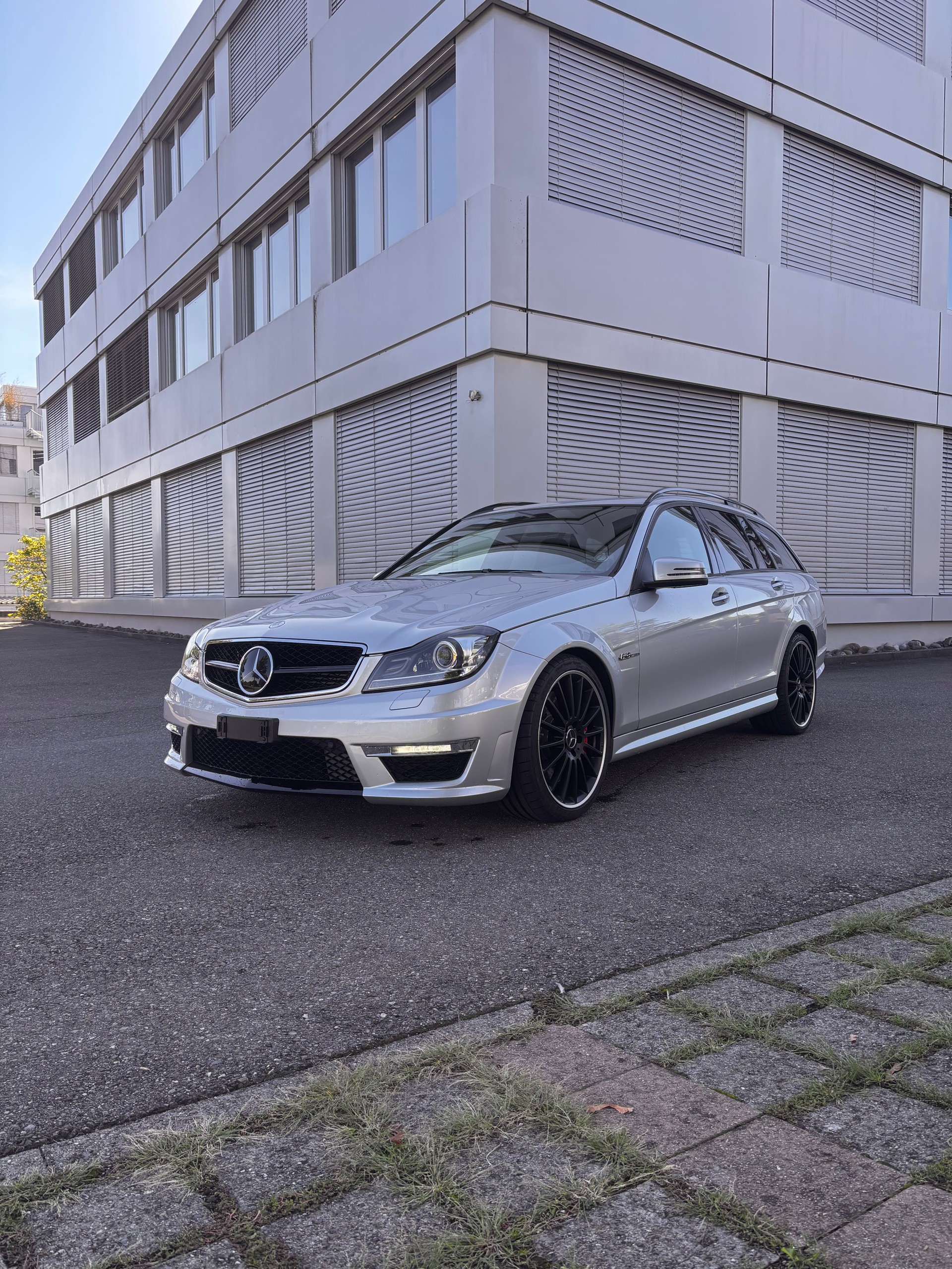 MERCEDES-BENZ C 63 V8 AMG-image-0