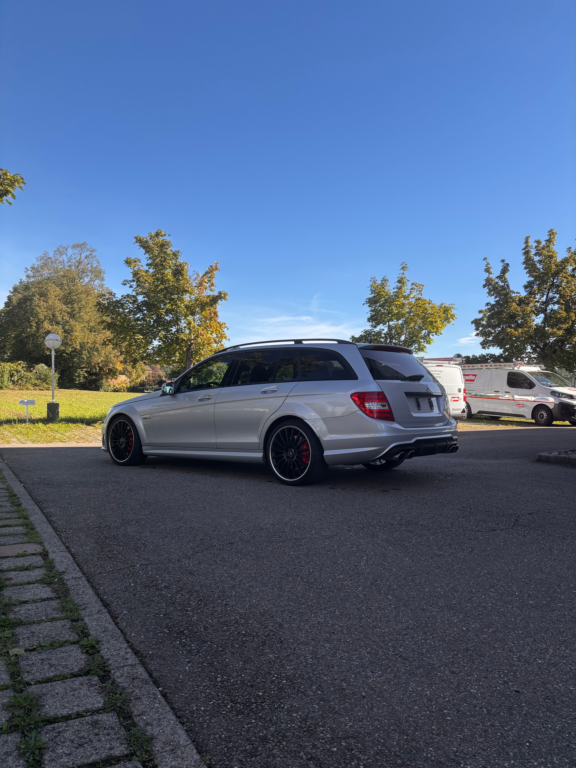 MERCEDES-BENZ C 63 V8 AMG-image-1