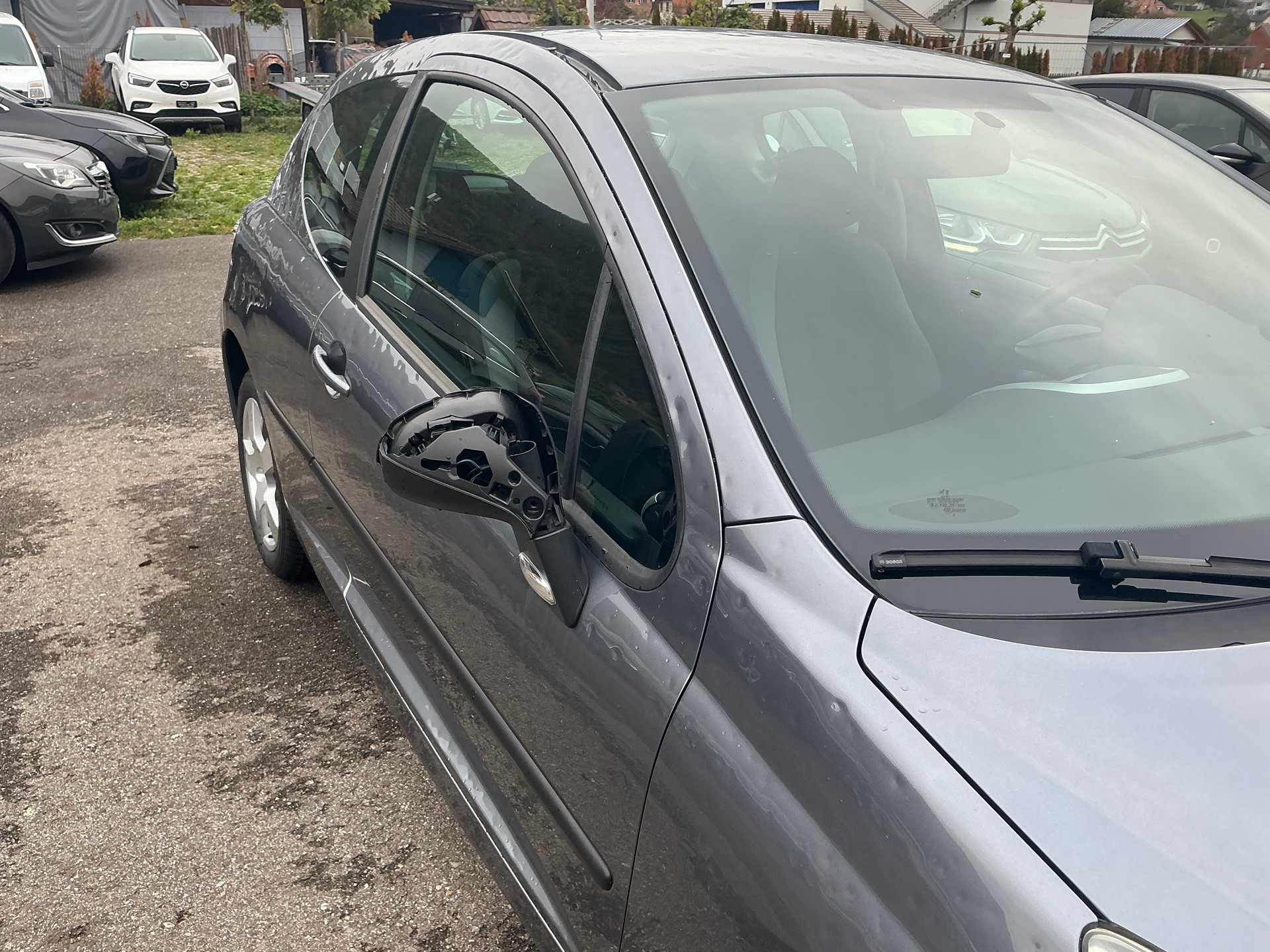 PEUGEOT 207 1.4 16V Trendy-image-2