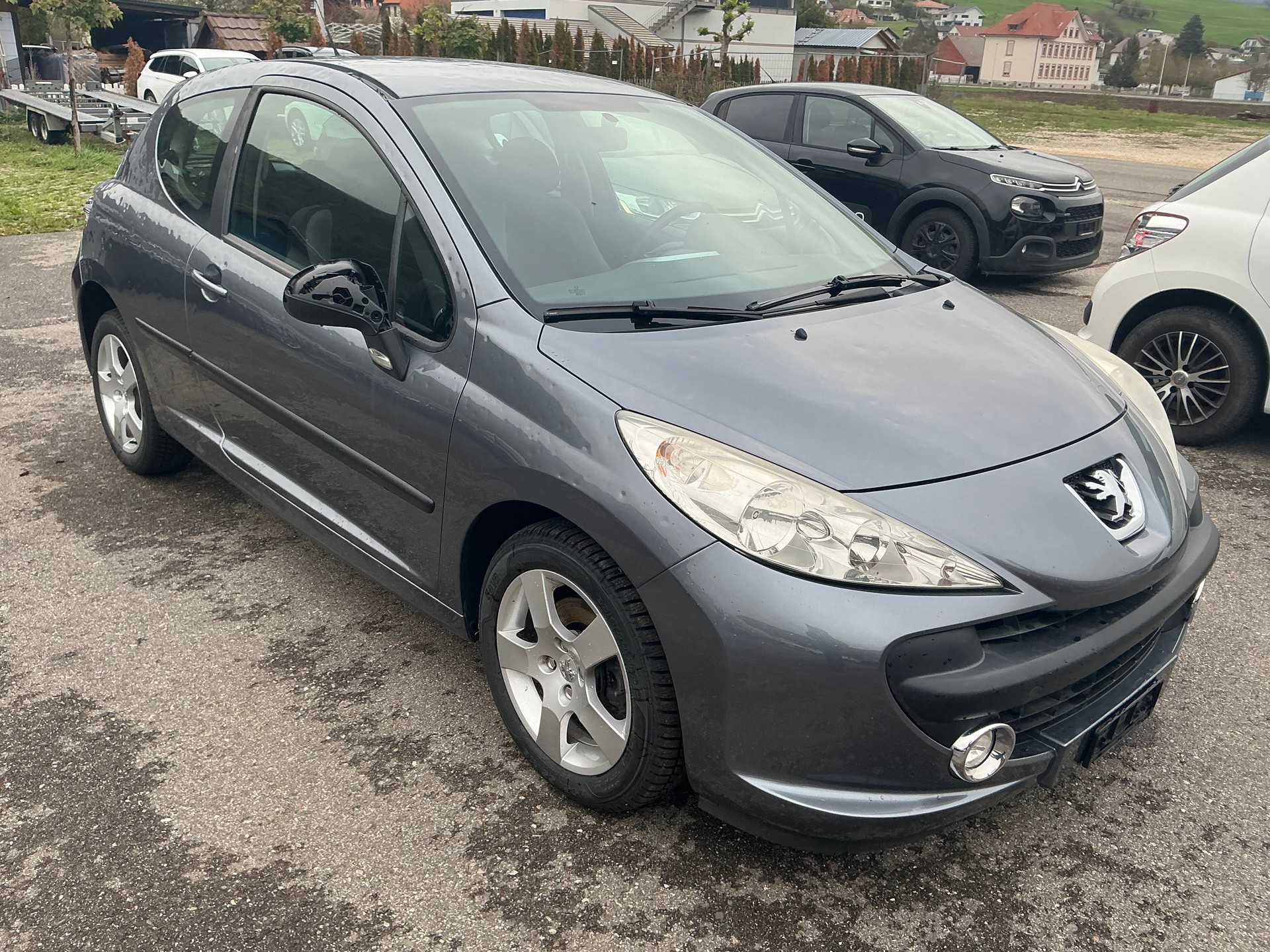 PEUGEOT 207 1.4 16V Trendy-image-1