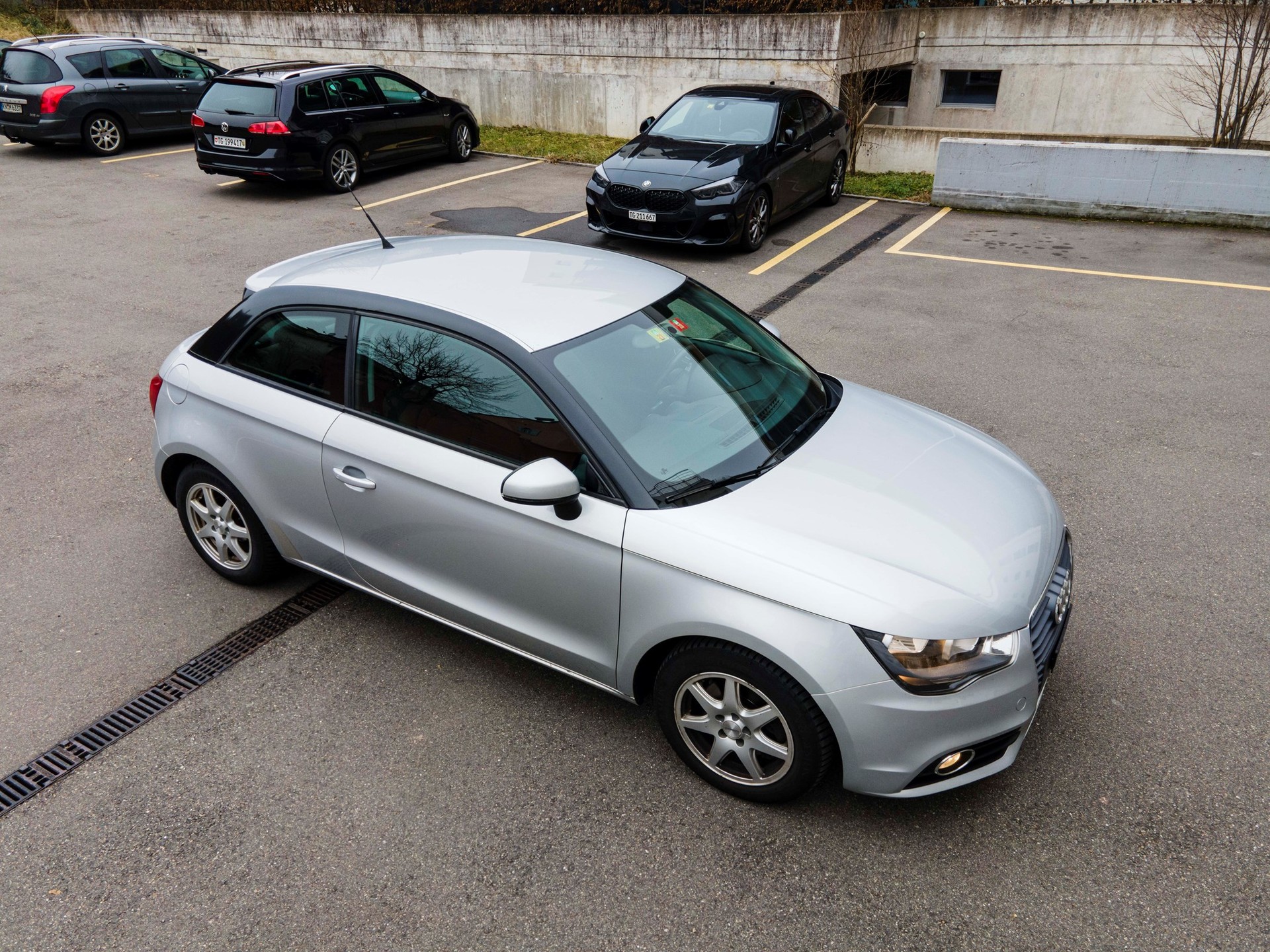 AUDI A1 1.6 TDI Ambition-image-2