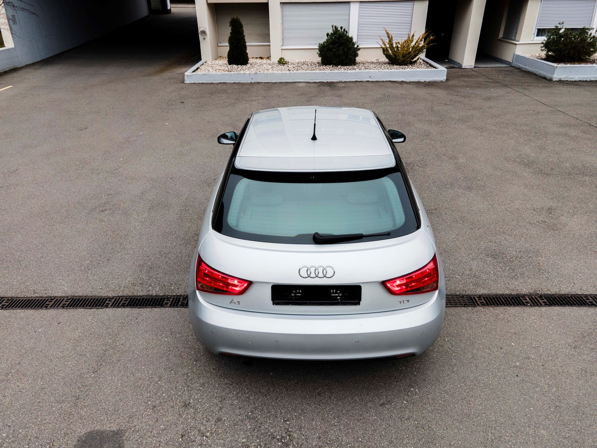 AUDI A1 1.6 TDI Ambition-image-3