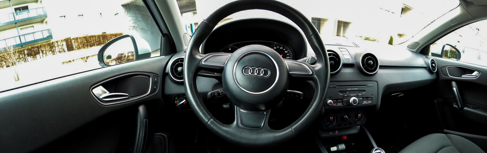 AUDI A1 1.6 TDI Ambition-image-13