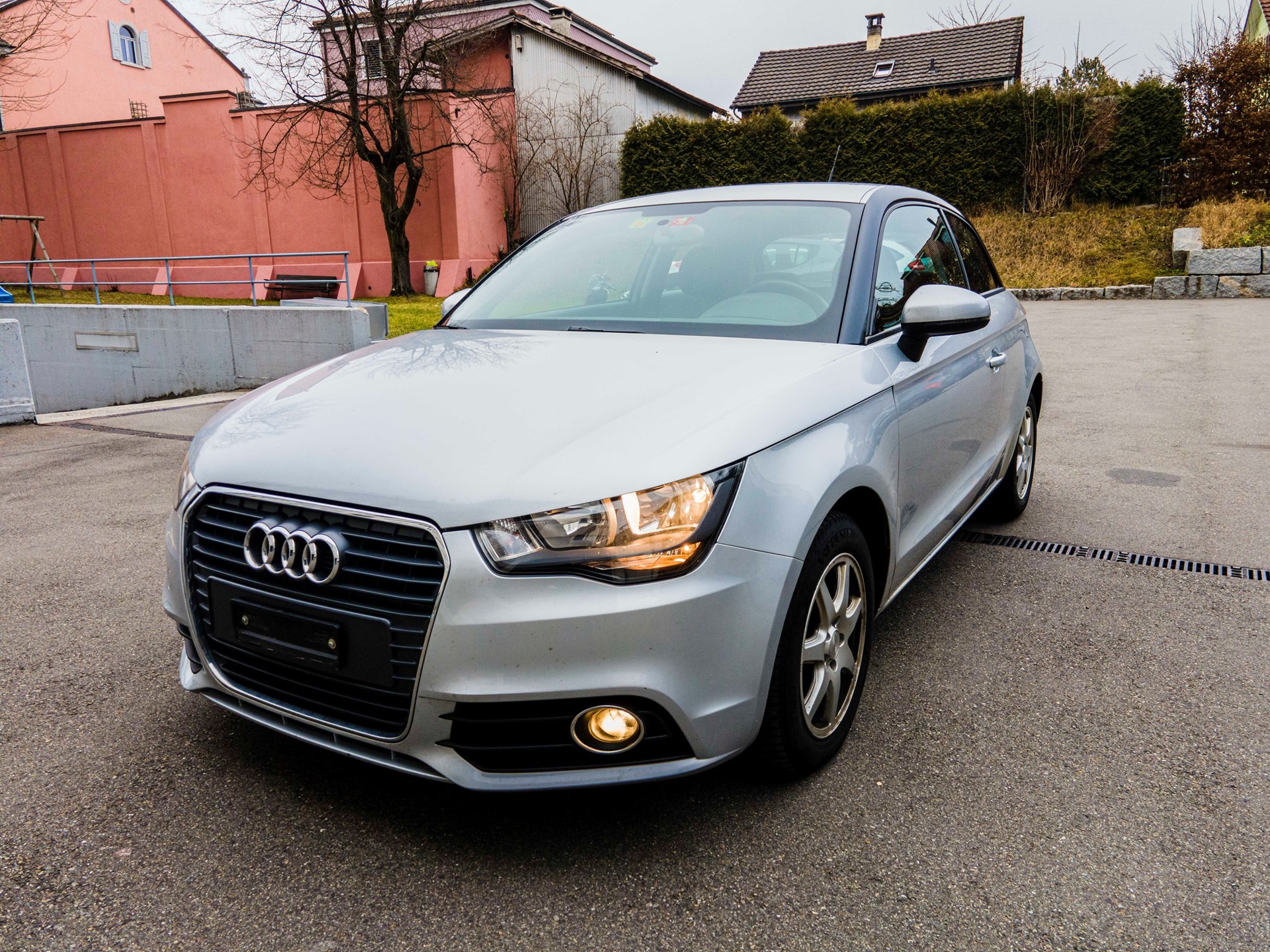AUDI A1 1.6 TDI Ambition-image-6