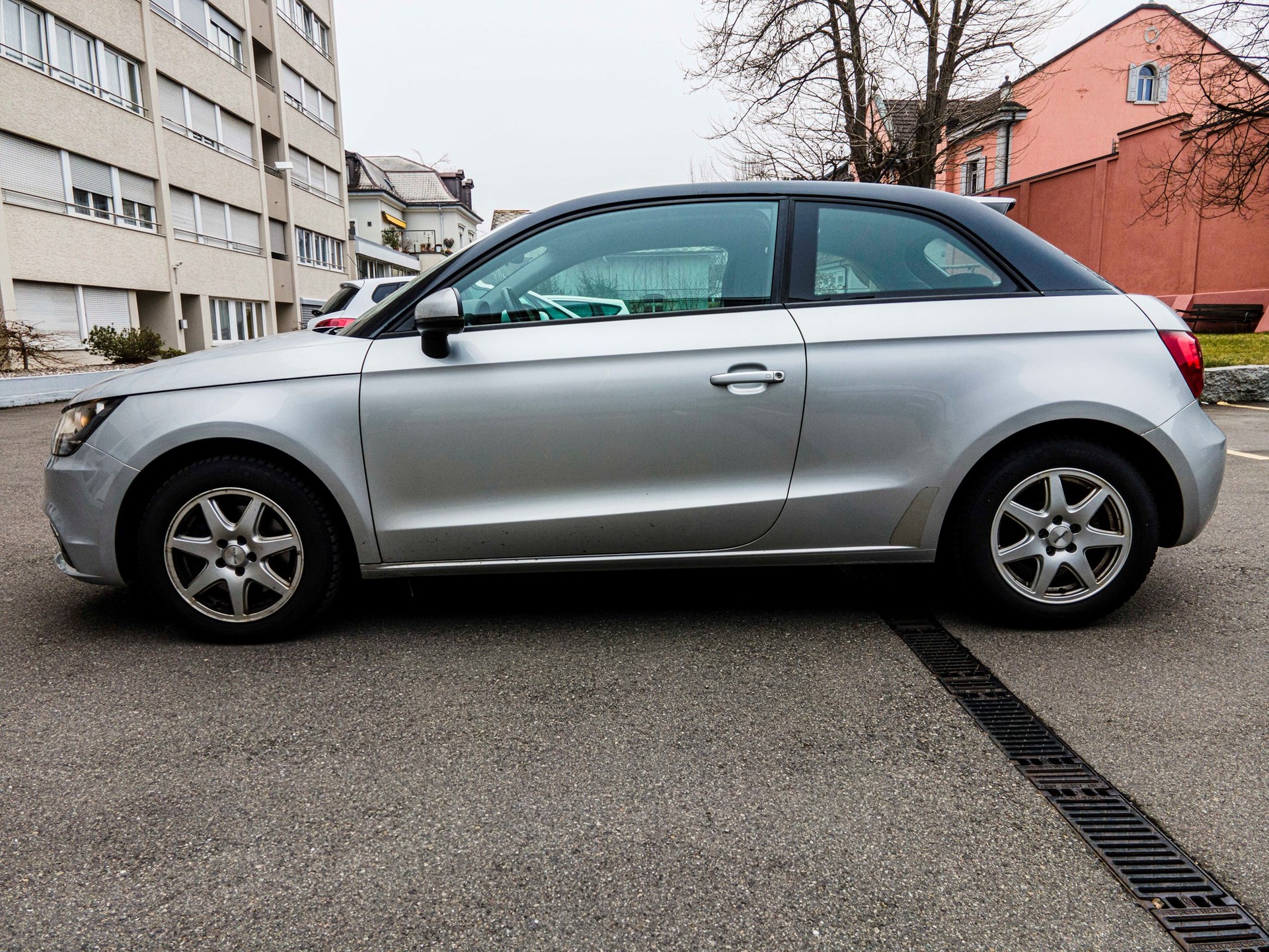 AUDI A1 1.6 TDI Ambition-image-8
