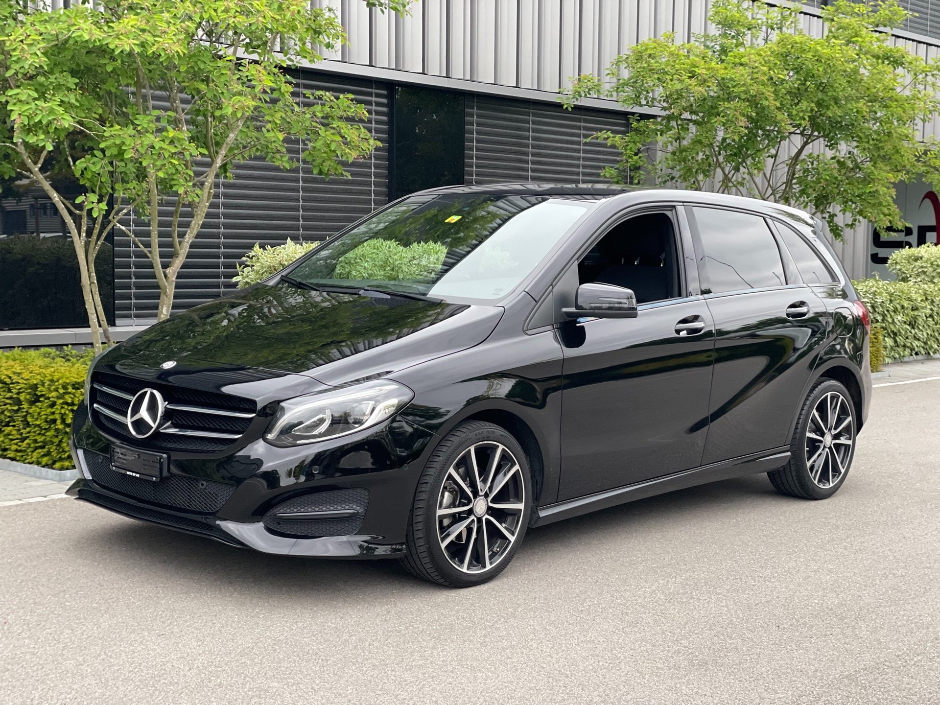 MERCEDES-BENZ B 200 Style-image-0