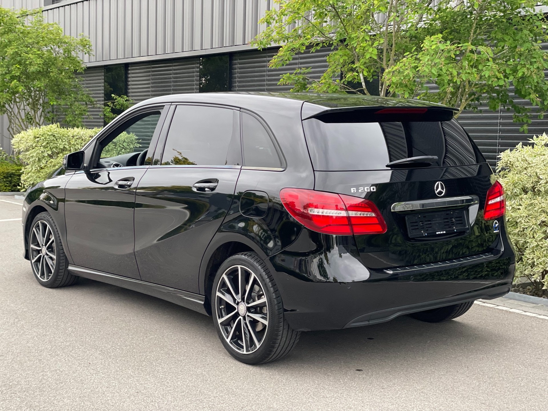 MERCEDES-BENZ B 200 Style-image-5