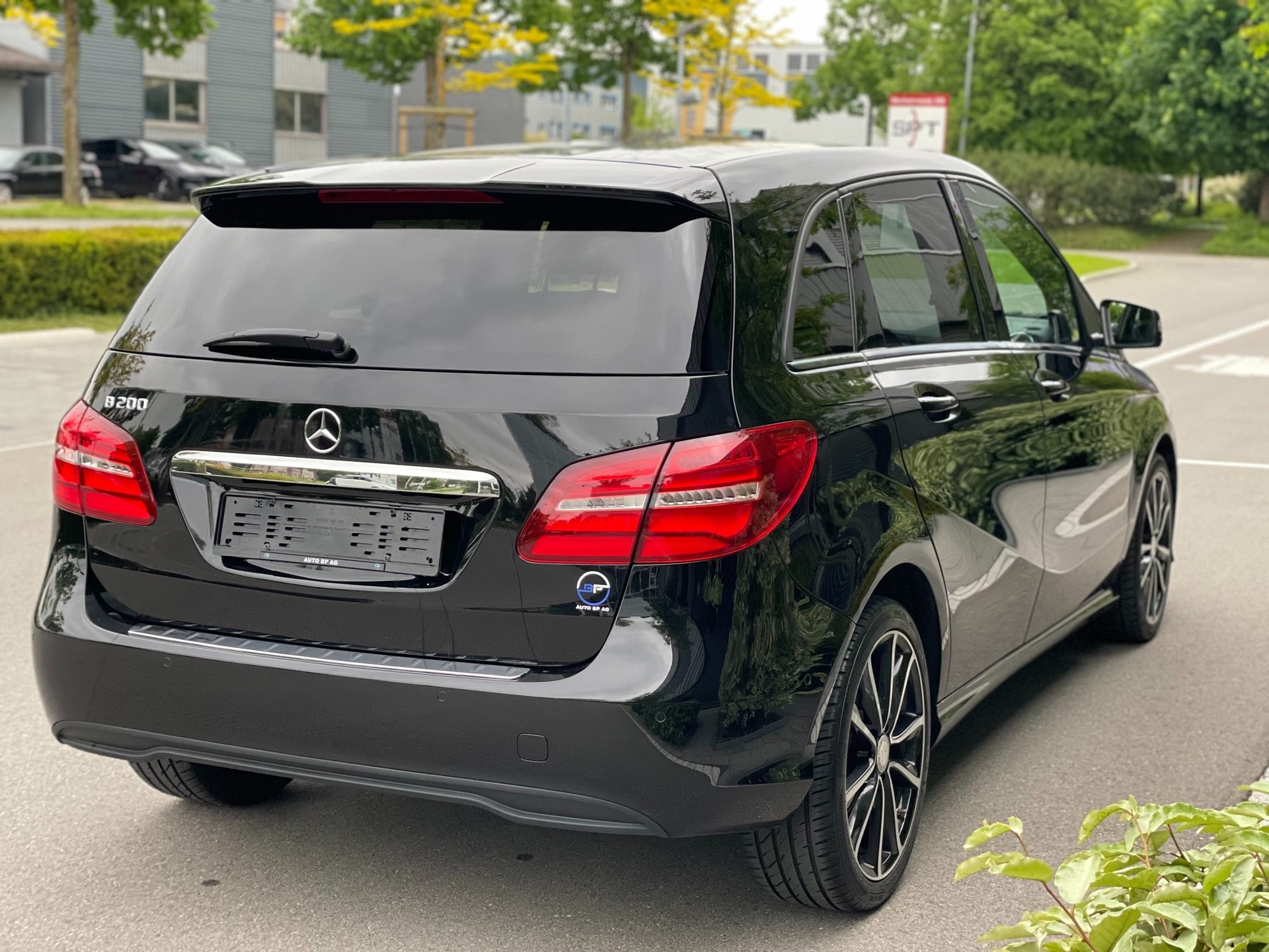 MERCEDES-BENZ B 200 Style-image-2