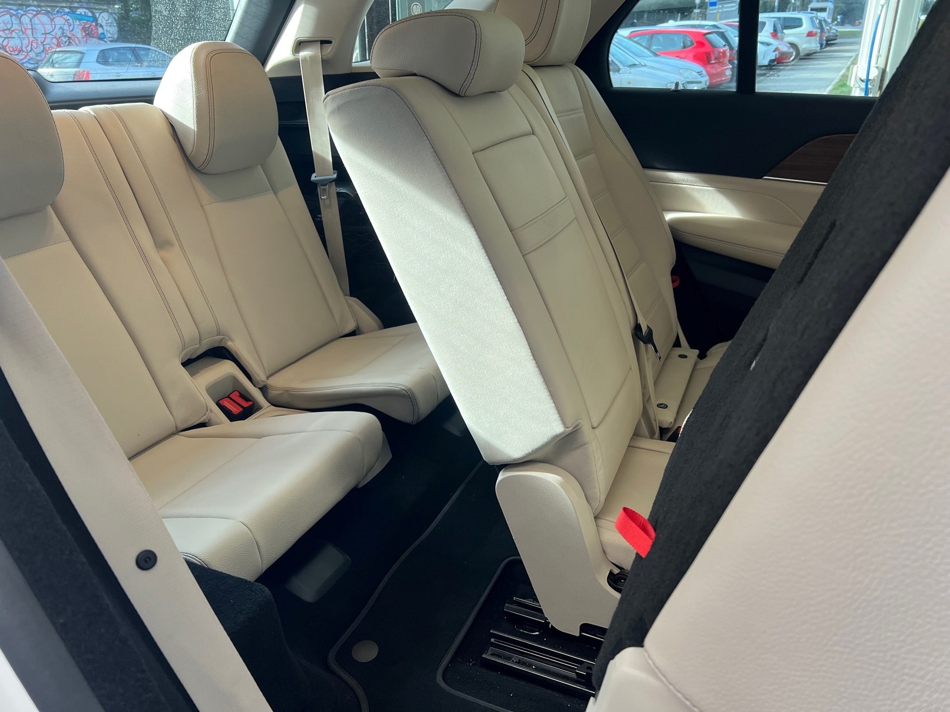 MERCEDES-BENZ GLE 350 d 4Matic 9G-Tronic 7 Places-image-9
