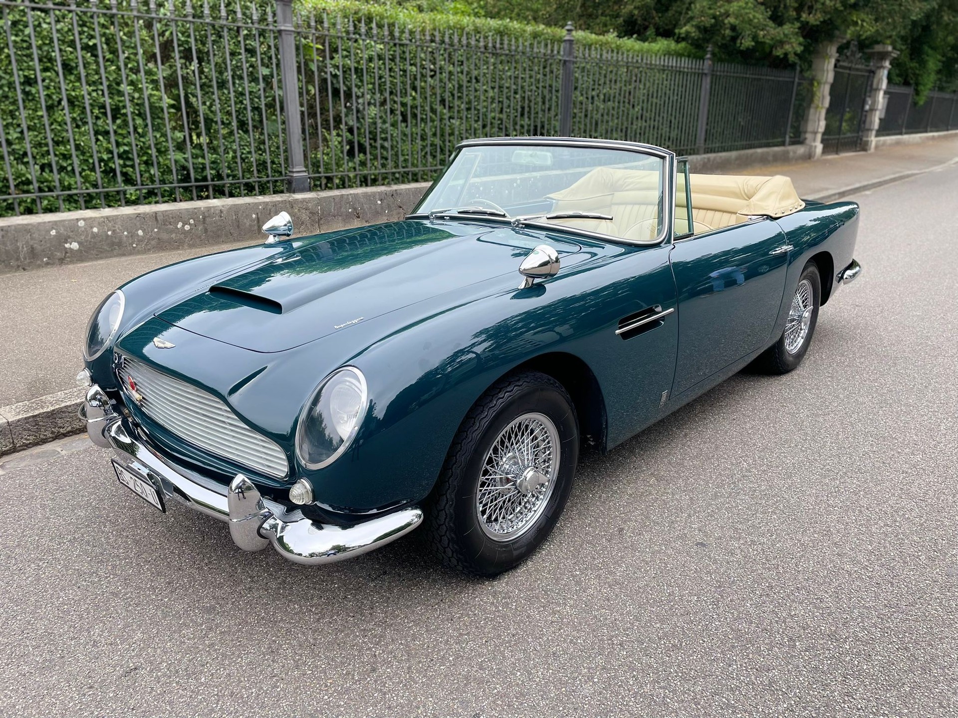 ASTON MARTIN DB5 Convertible-image-0