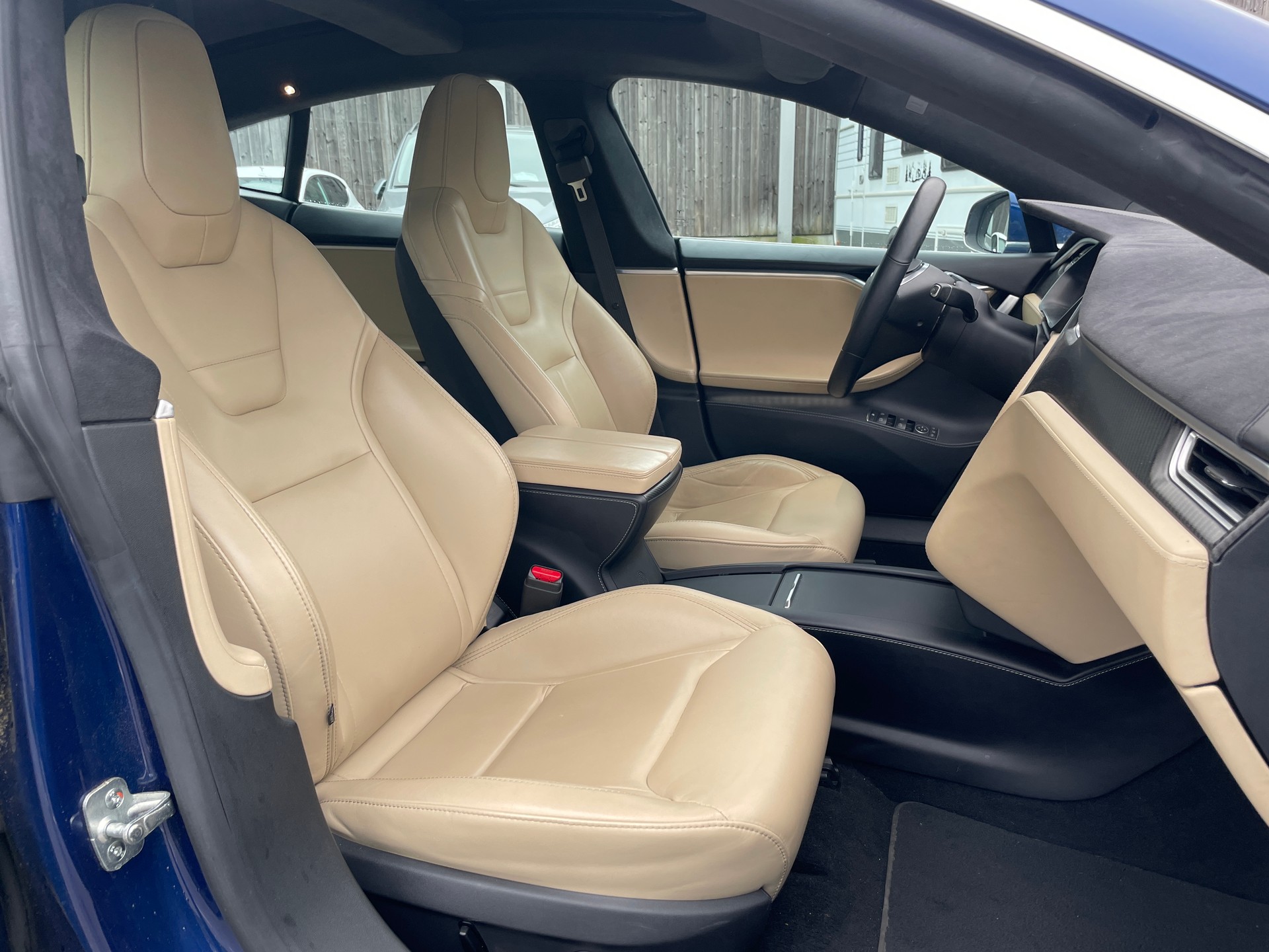 TESLA Model S 90 D-image-20