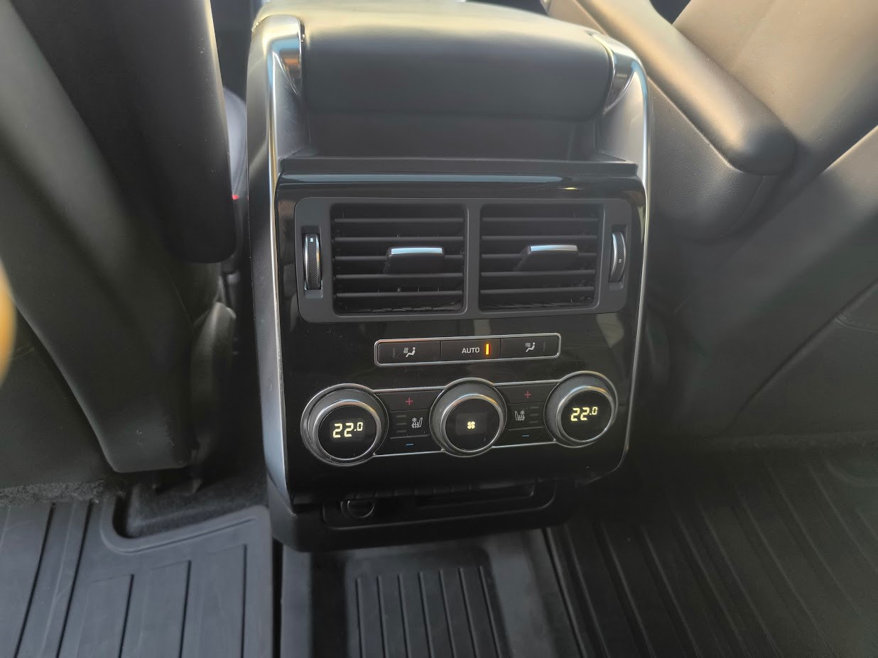 LAND ROVER Range Rover Sport 4.4 SDV8 Autobiography Dynamic A-image-10