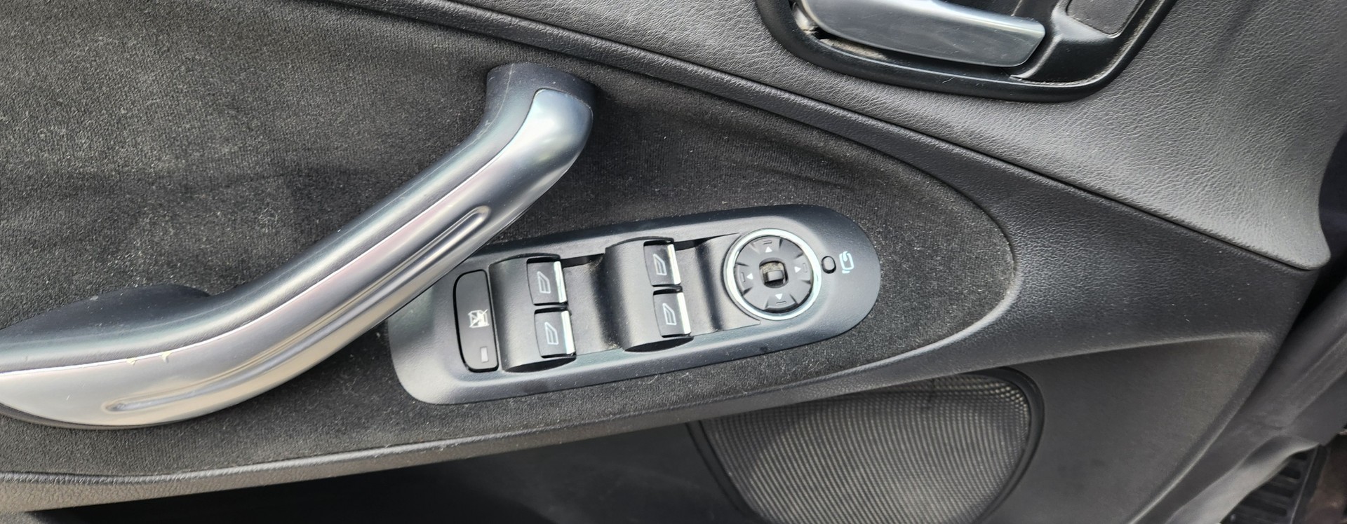 FORD Galaxy 2.0 TDCi Ghia Automatic-image-5