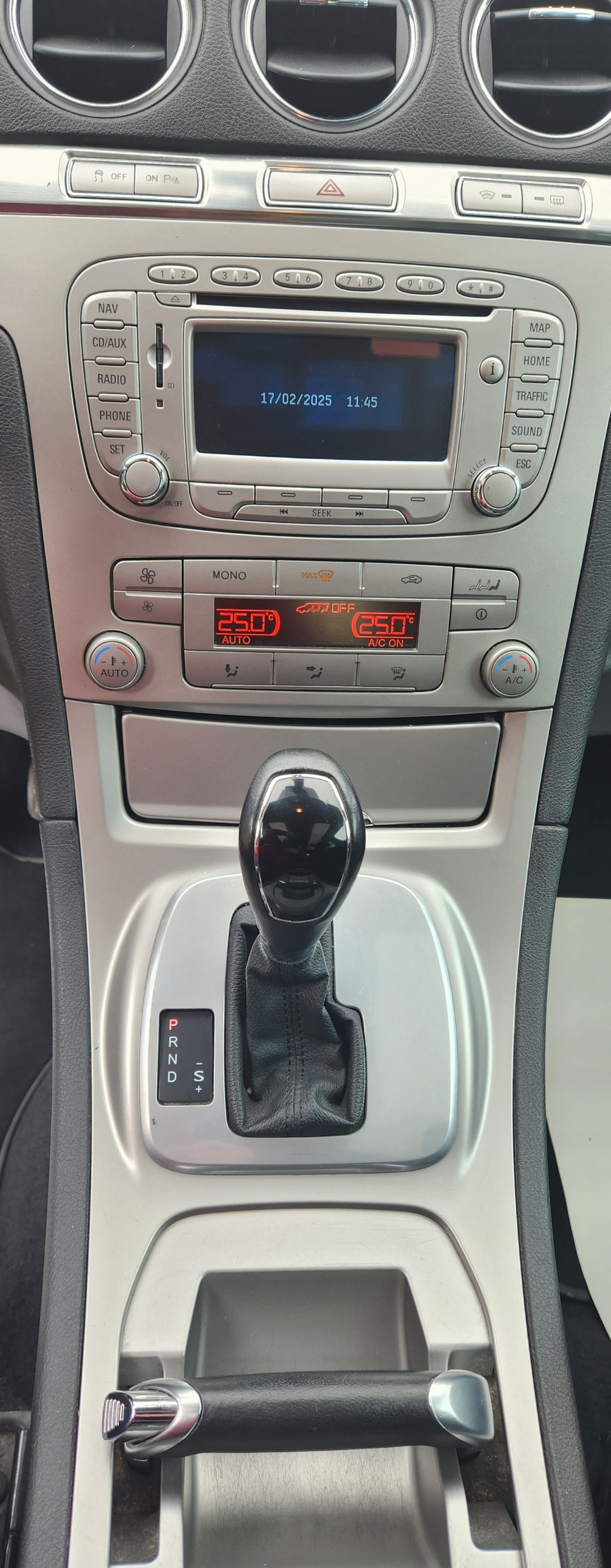 FORD Galaxy 2.0 TDCi Ghia Automatic-image-11