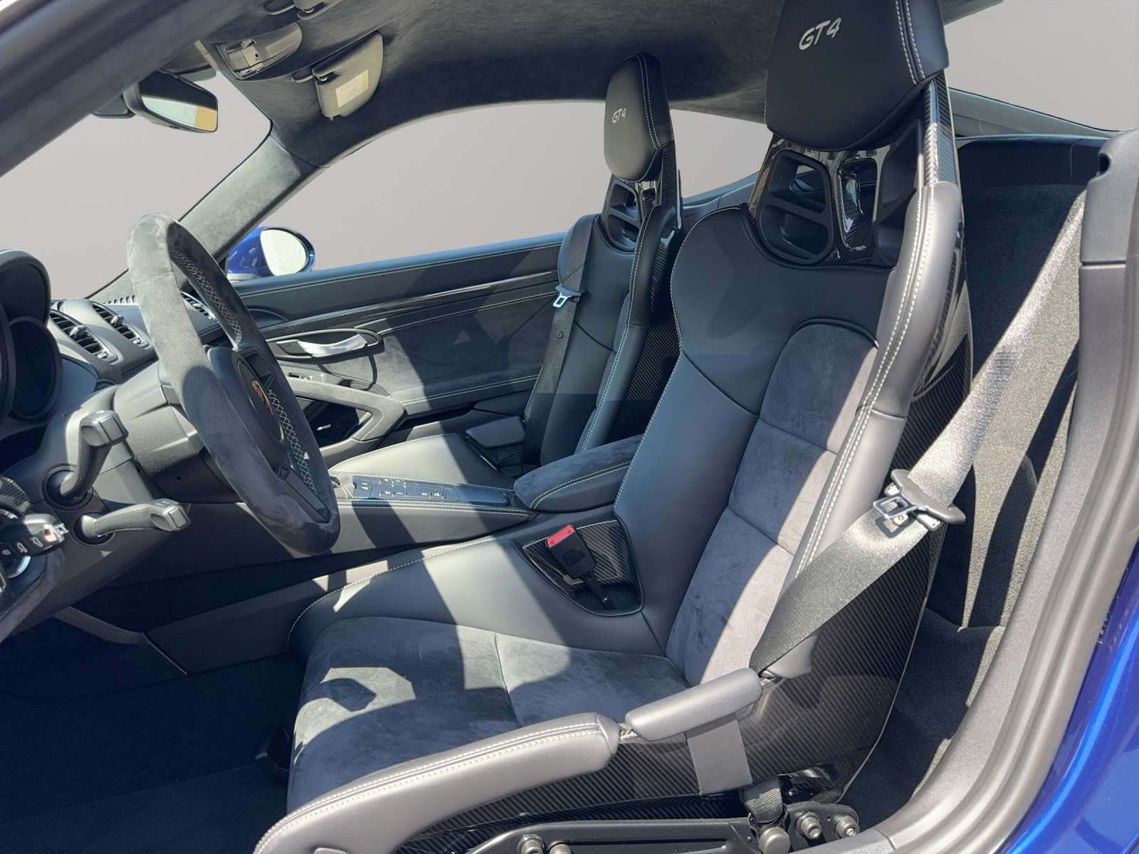 PORSCHE Cayman 718 4.0 GT4-image-8