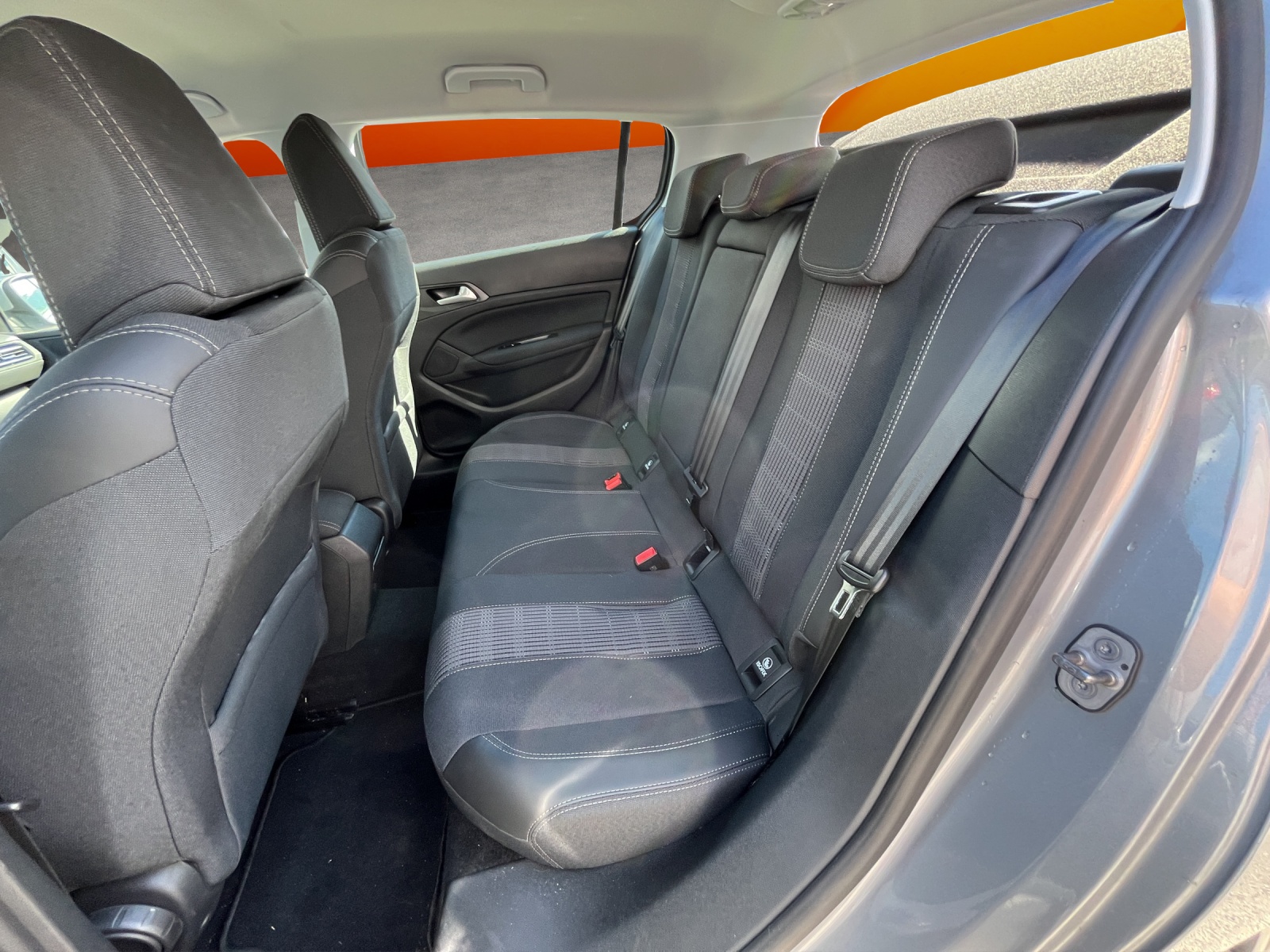 PEUGEOT 308 1.2 Pure Tech Tech Edition EAT8-image-11