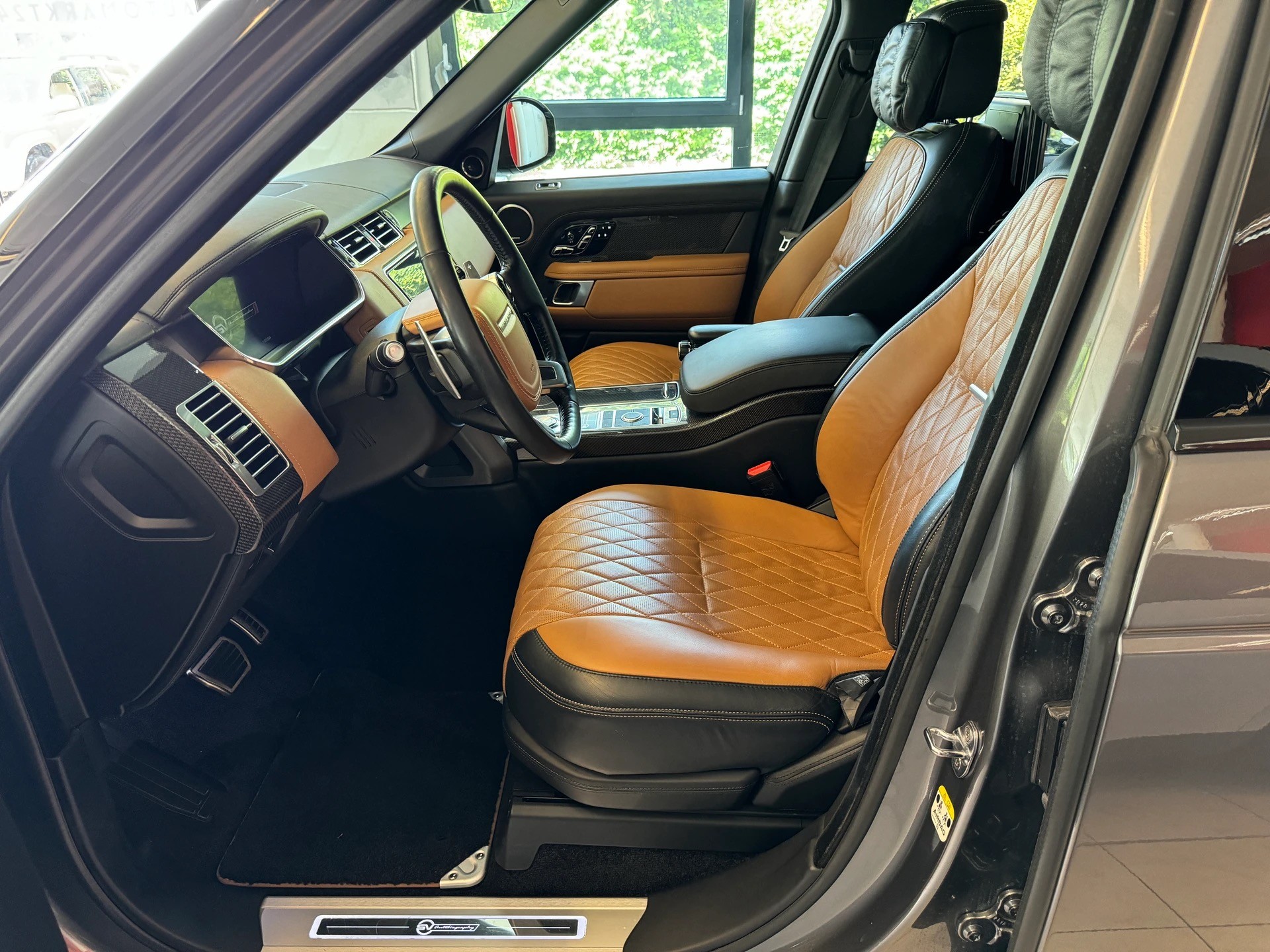 LAND ROVER Range Rover 5.0 V8 S/C SV AB Dynamic Automatic-image-3