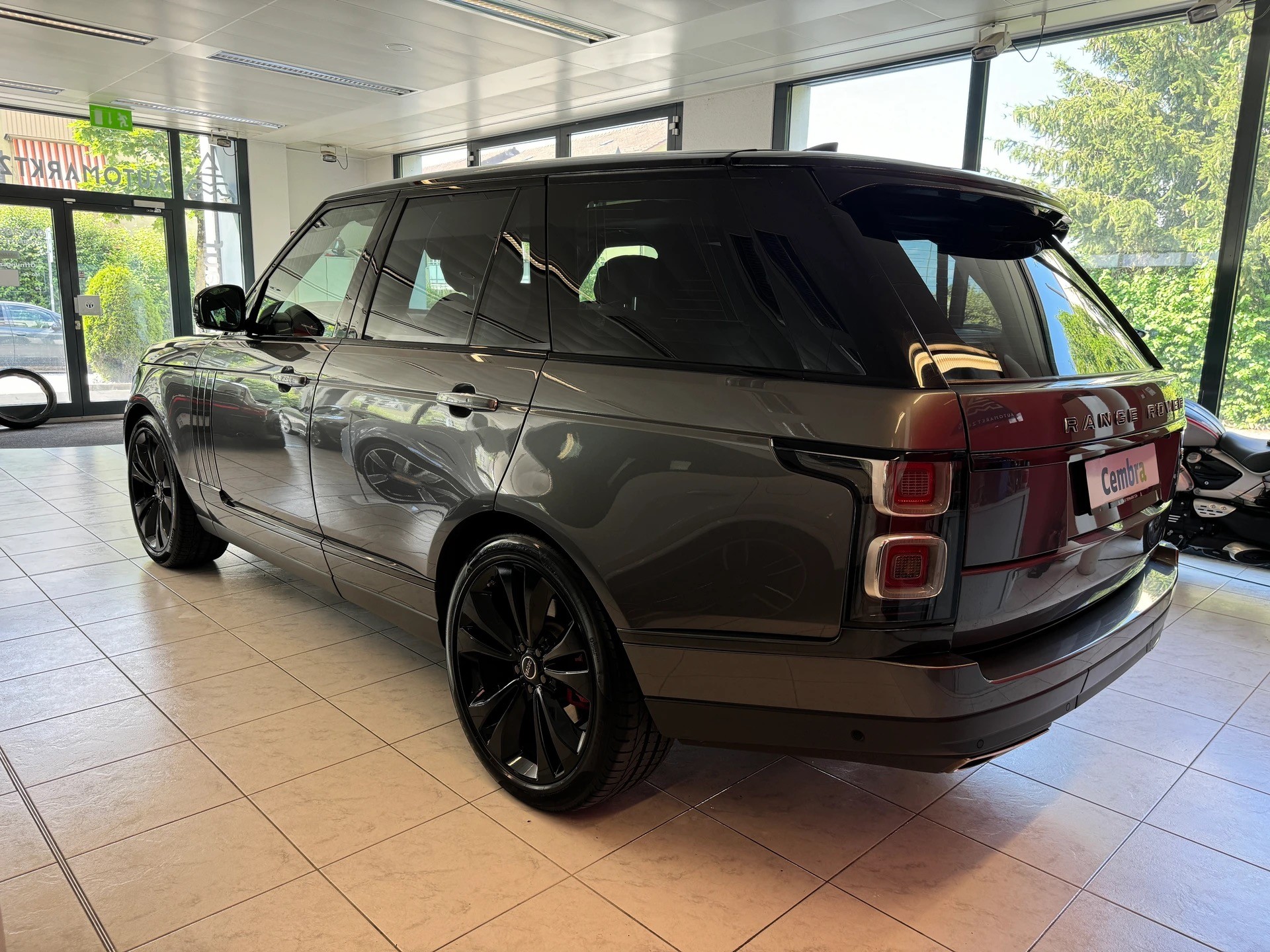 LAND ROVER Range Rover 5.0 V8 S/C SV AB Dynamic Automatic-image-12