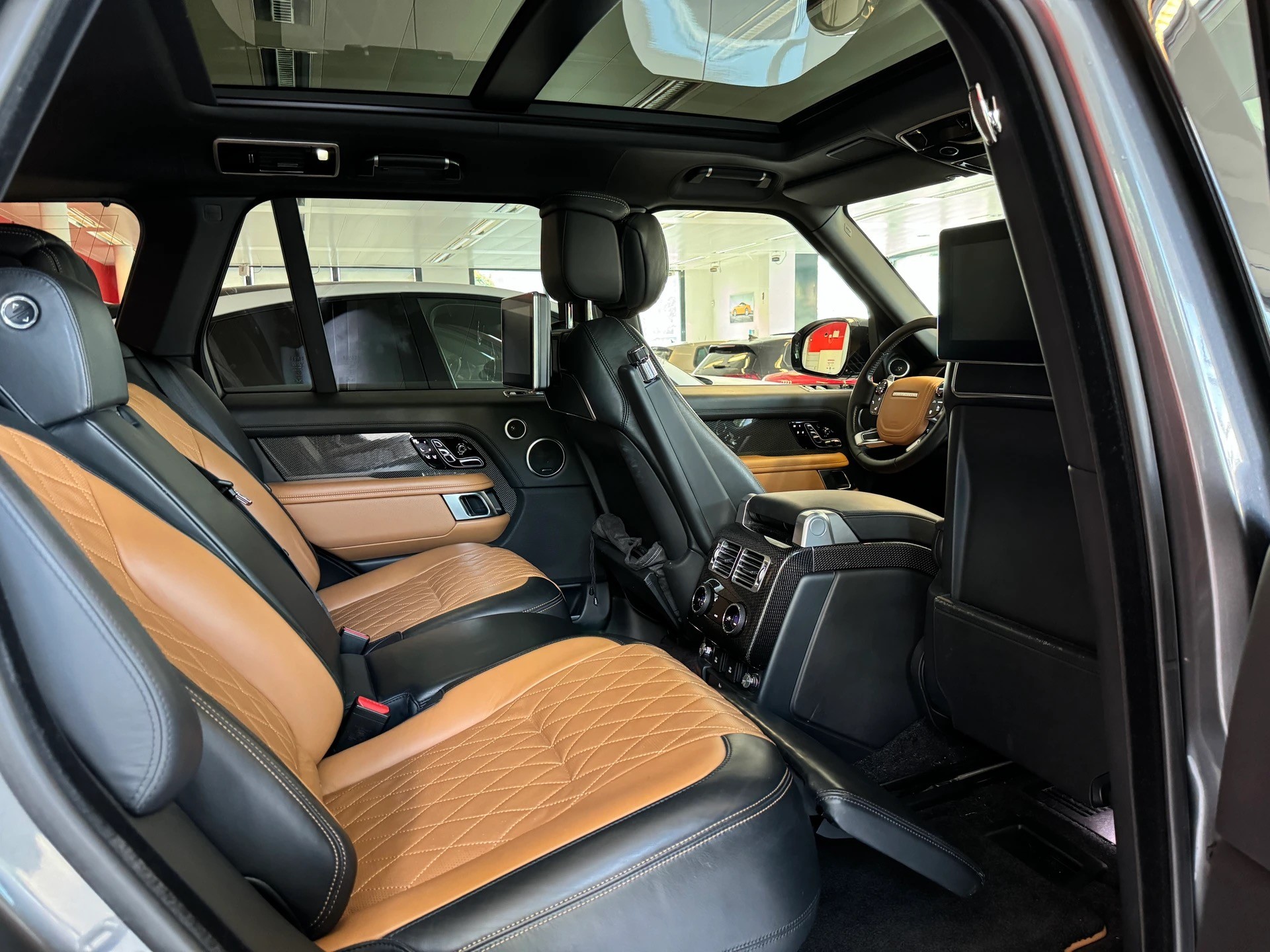 LAND ROVER Range Rover 5.0 V8 S/C SV AB Dynamic Automatic-image-11