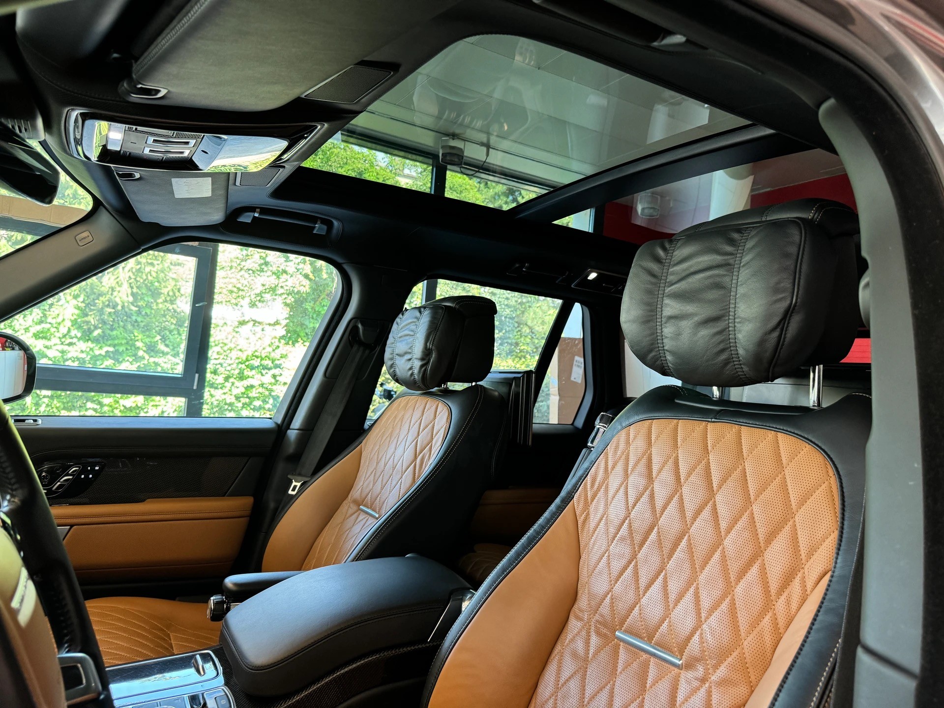 LAND ROVER Range Rover 5.0 V8 S/C SV AB Dynamic Automatic-image-4