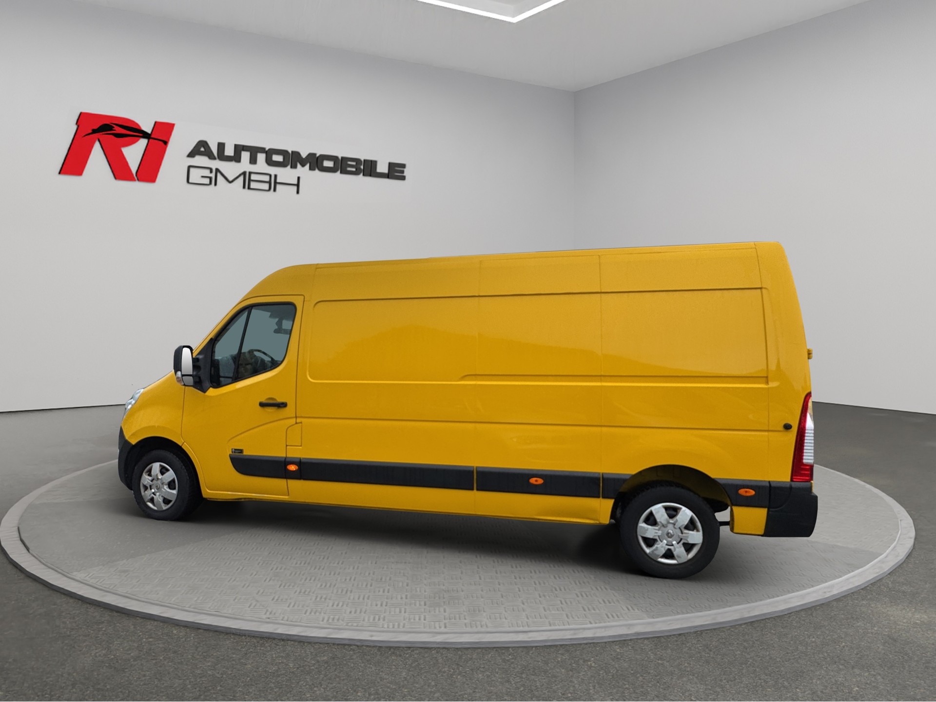 RENAULT Master T35 2.3dCi 130 L3H2-image-3
