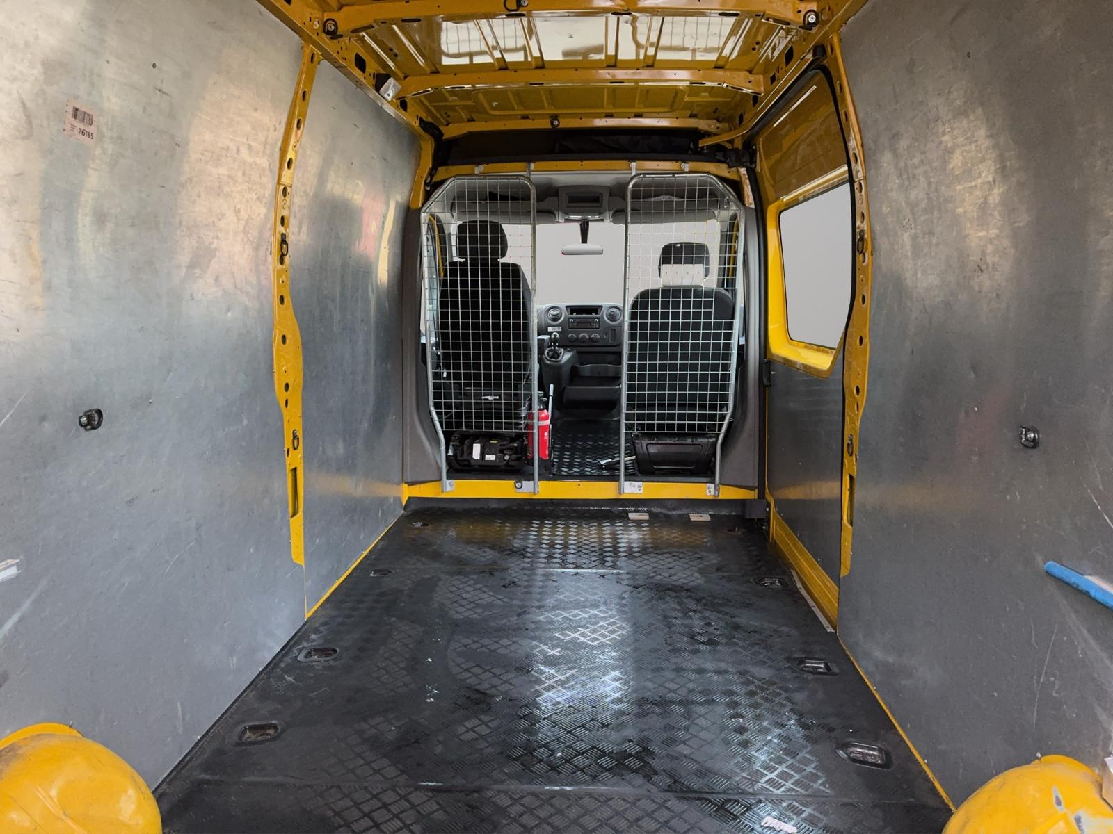 RENAULT Master T35 2.3dCi 130 L3H2-image-10