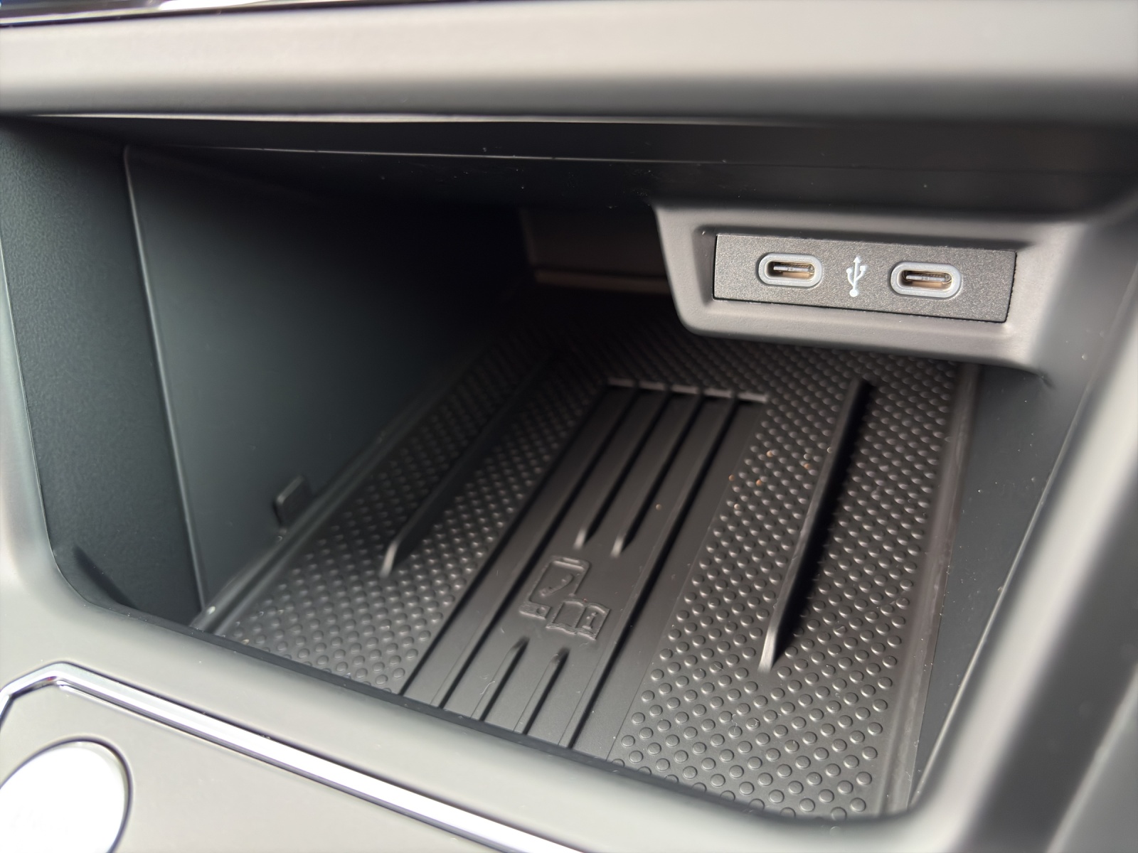 VW Taigo 1.0 TSI R-Line DSG-image-11